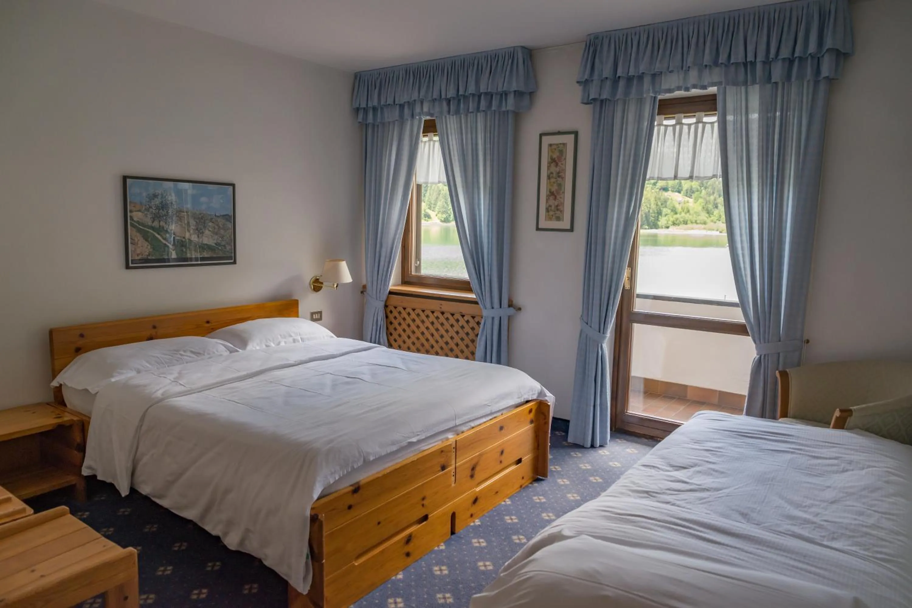 Photo of the whole room, Bed in Sporthotel Europa Sul Lago