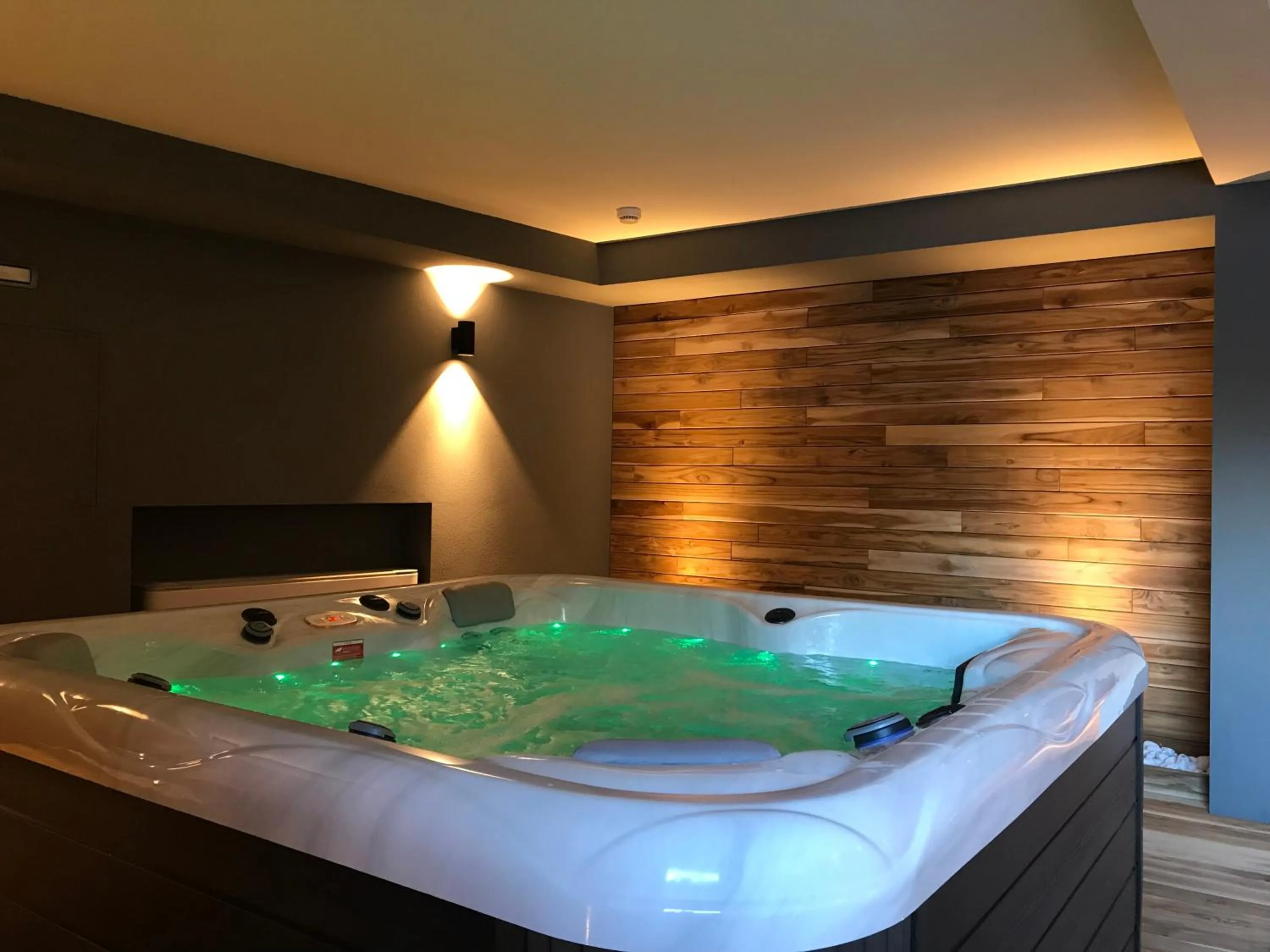 Hot Tub in Sporthotel Europa Sul Lago