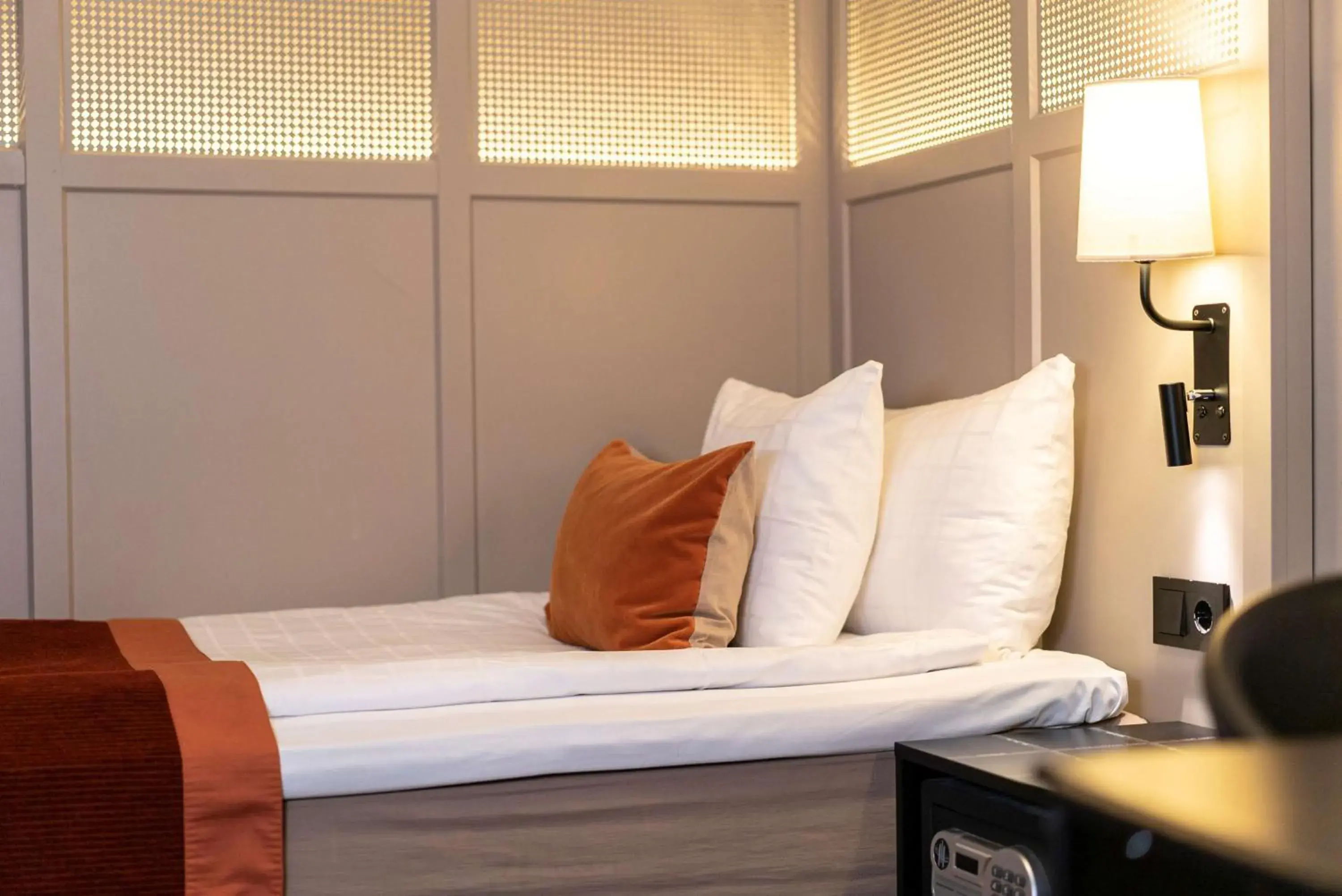 Bedroom, Bed in Scandic Grand Central Bedroom, Bed in Scandic Grand Central