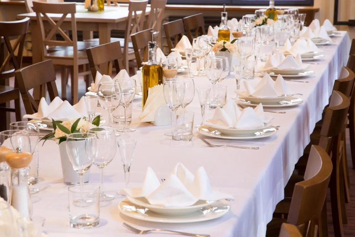 Restaurant/places to eat in Glas-Hotel 4*