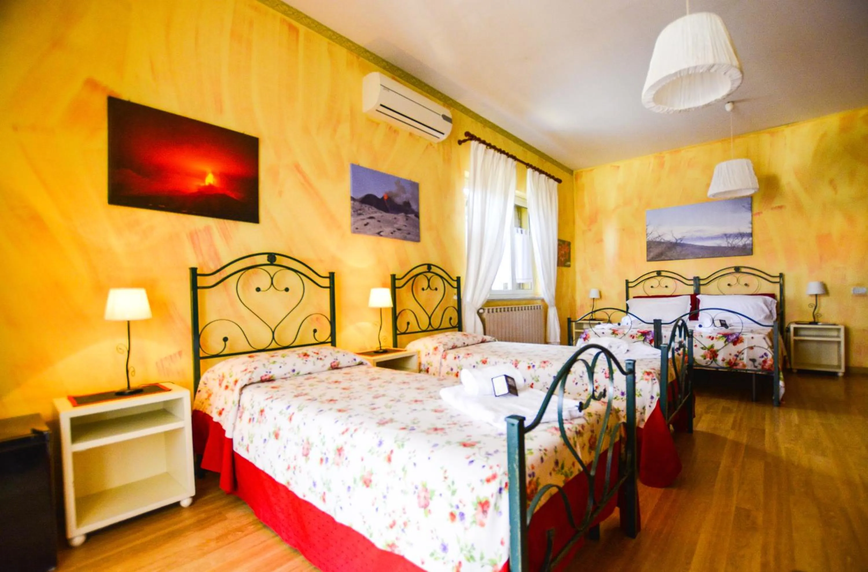 Photo of the whole room, Bed in B&B Alfio Tomaselli
