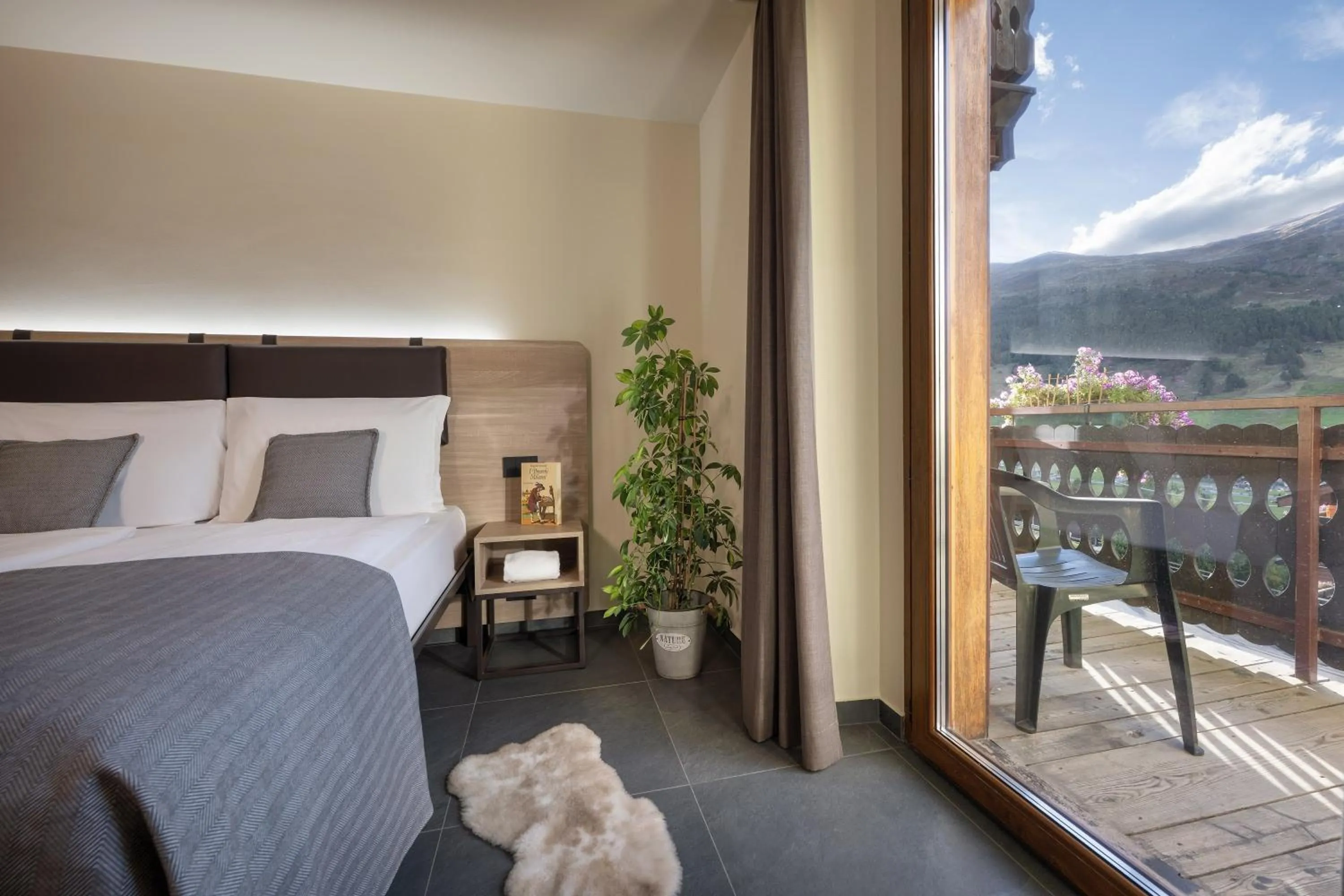 Bedroom, Bed in Hotel Loredana