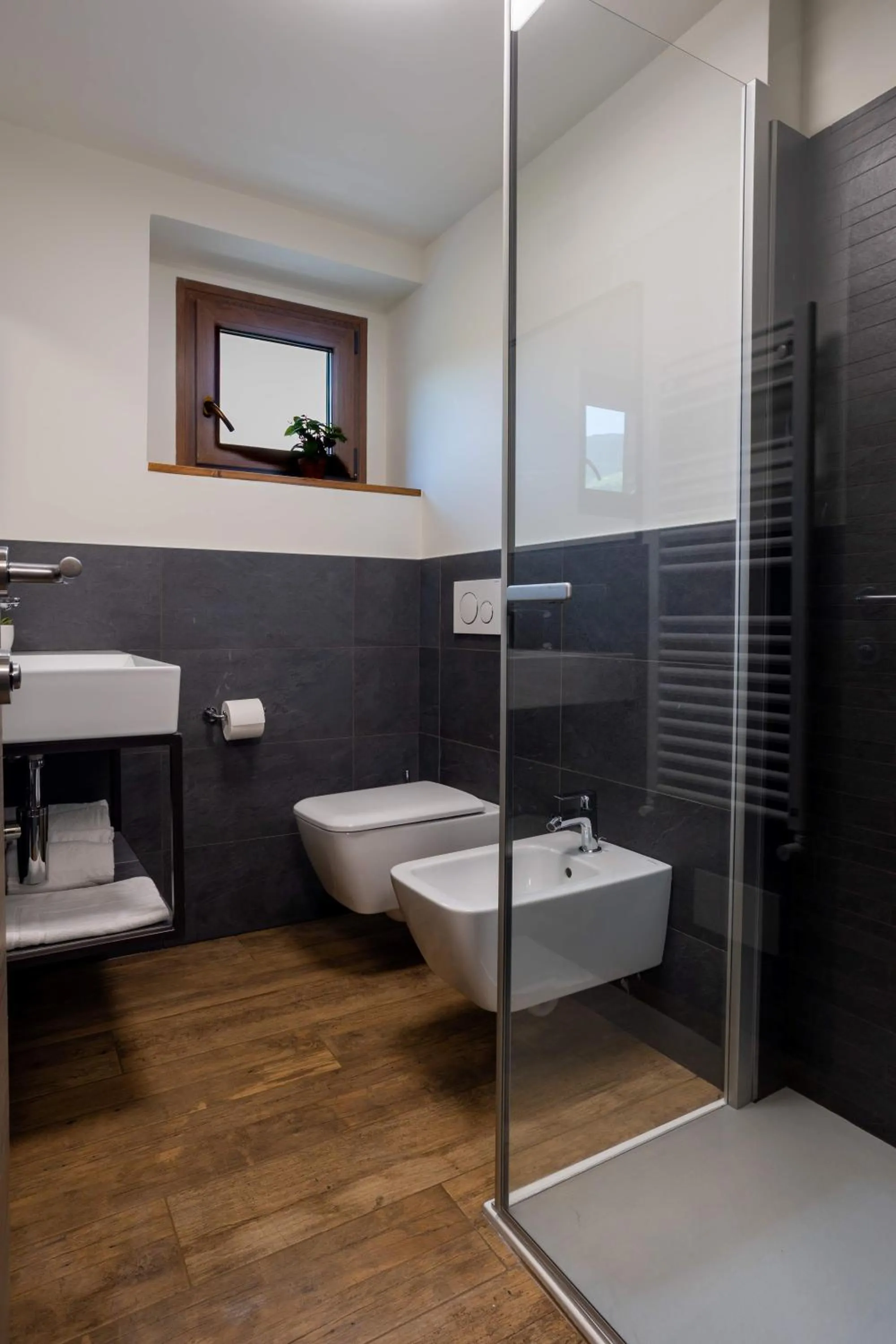 Shower in Hotel Loredana