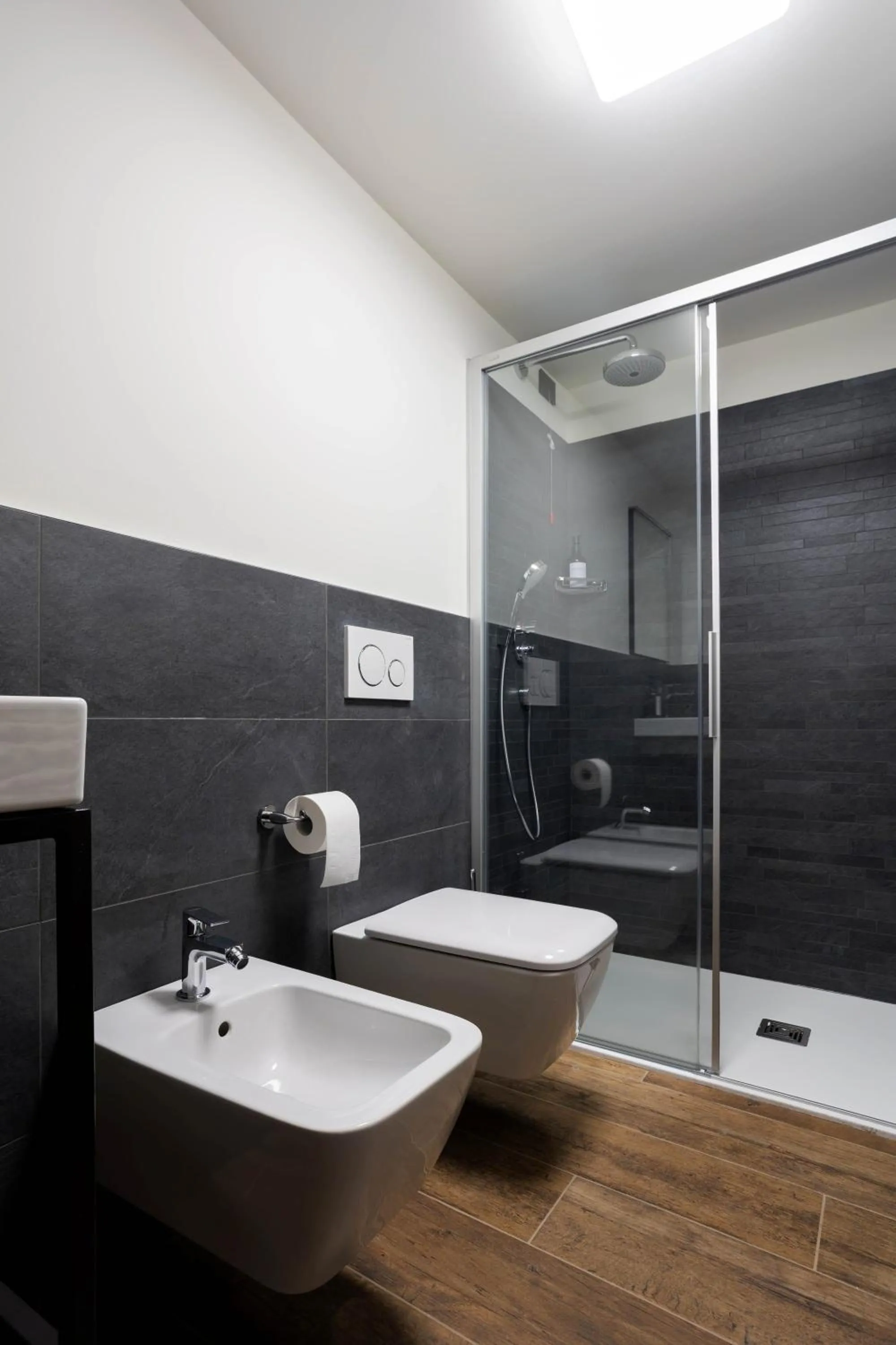 Shower in Hotel Loredana