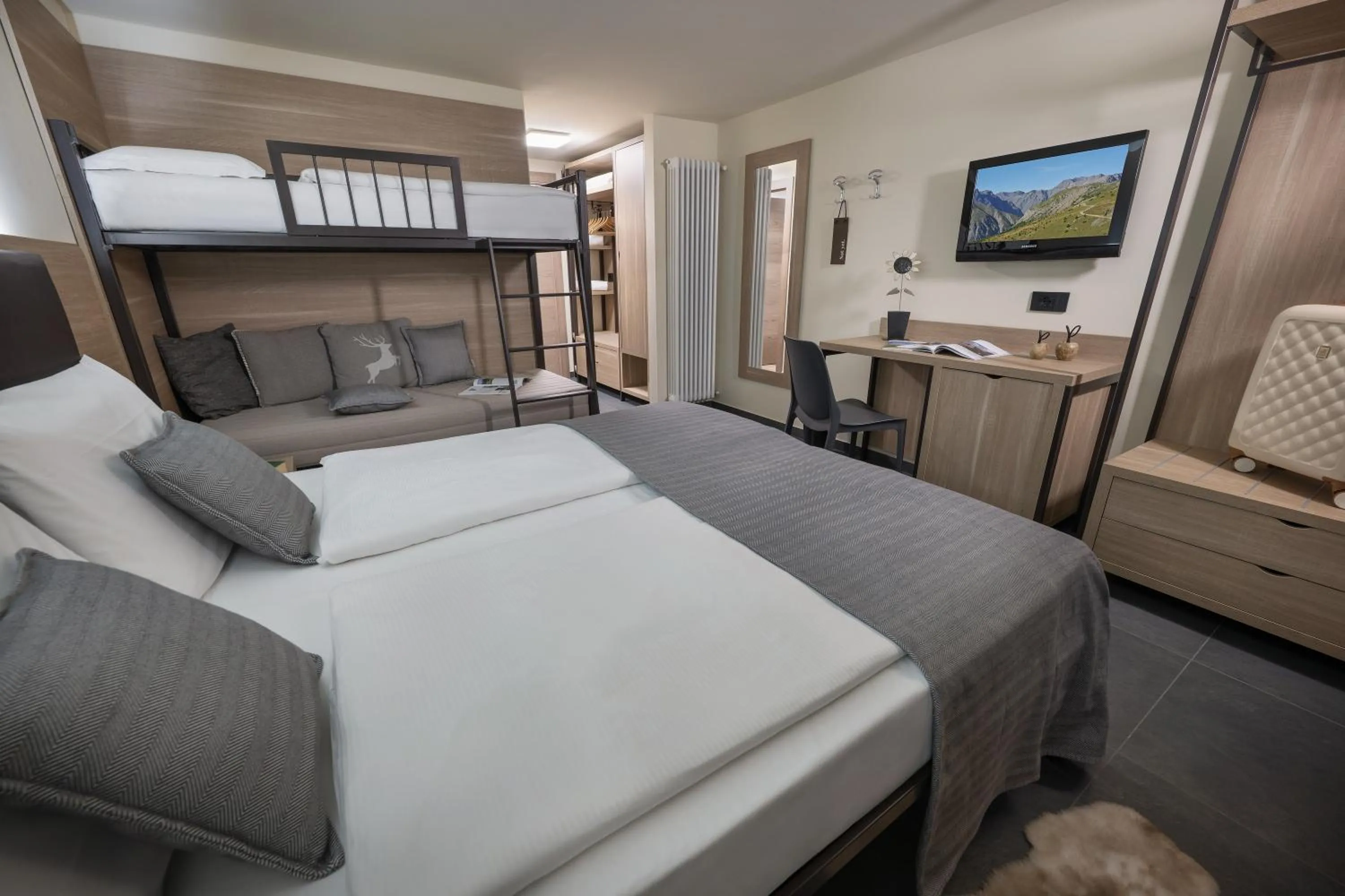 Bedroom, Bed in Hotel Loredana