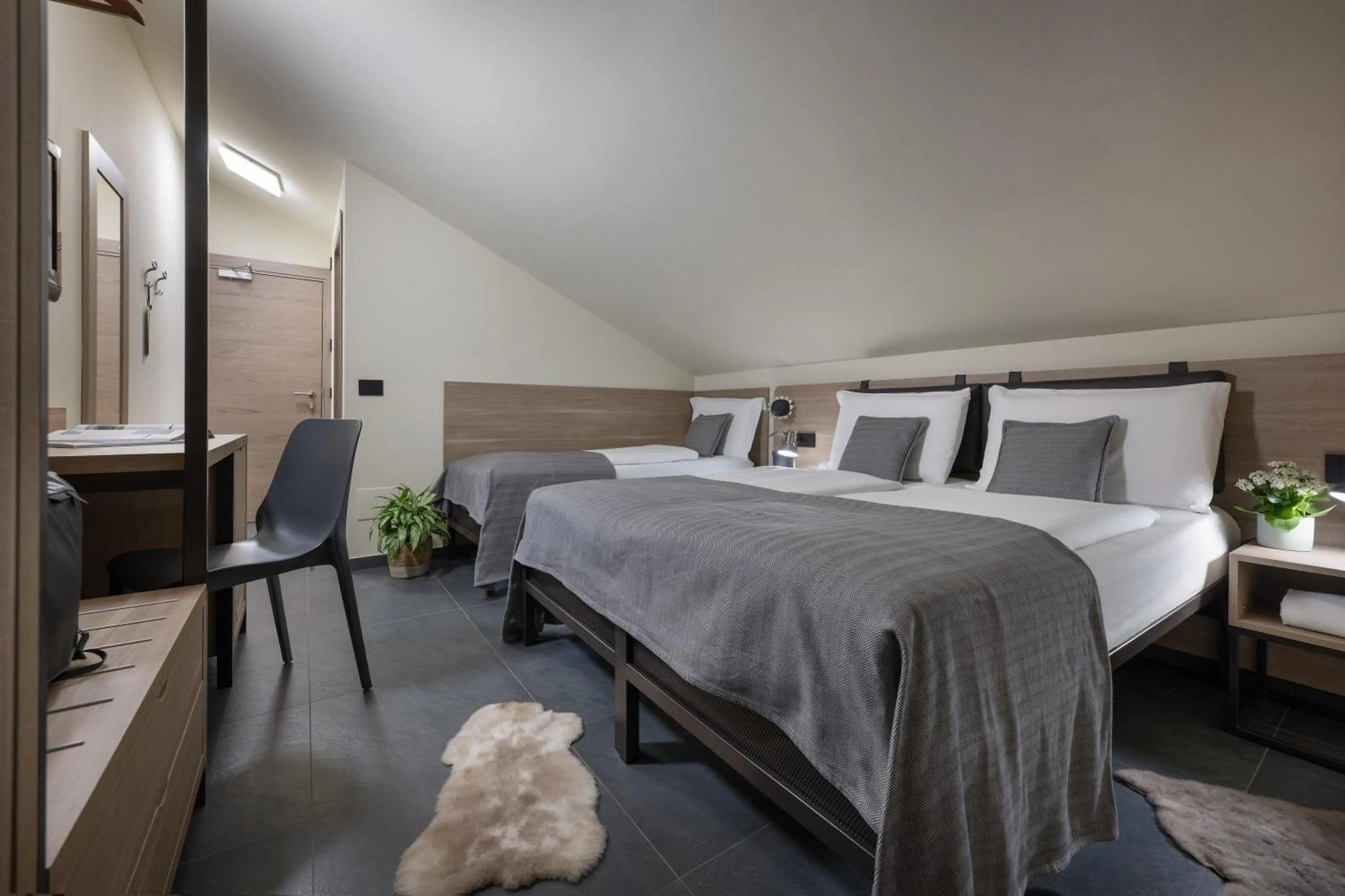 Bedroom, Bed in Hotel Loredana