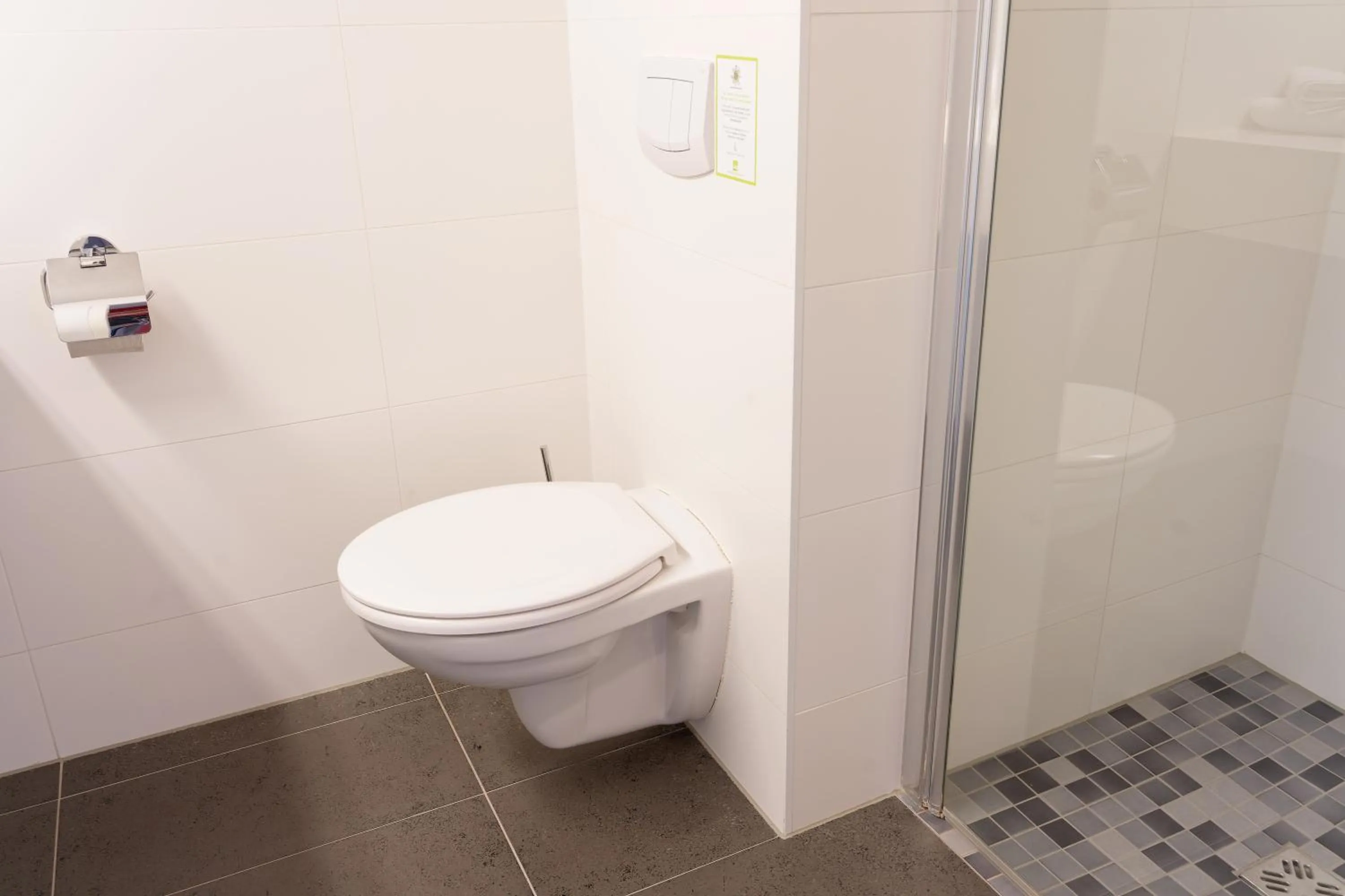 Toilet in Jugendgästehaus Brigittenau &Brigittenau Youth Palace