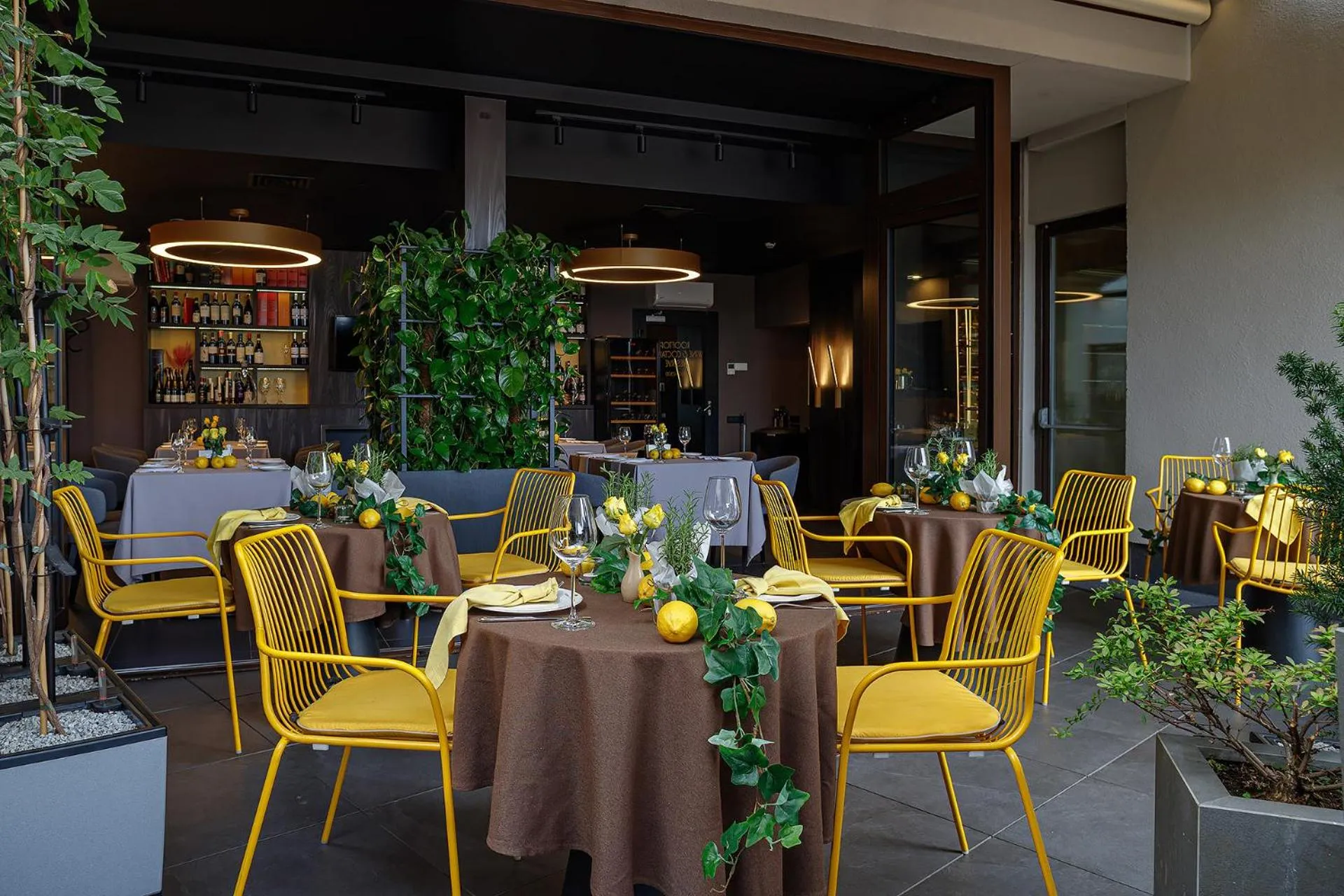 Restaurant/places to eat in BANKHOTEL