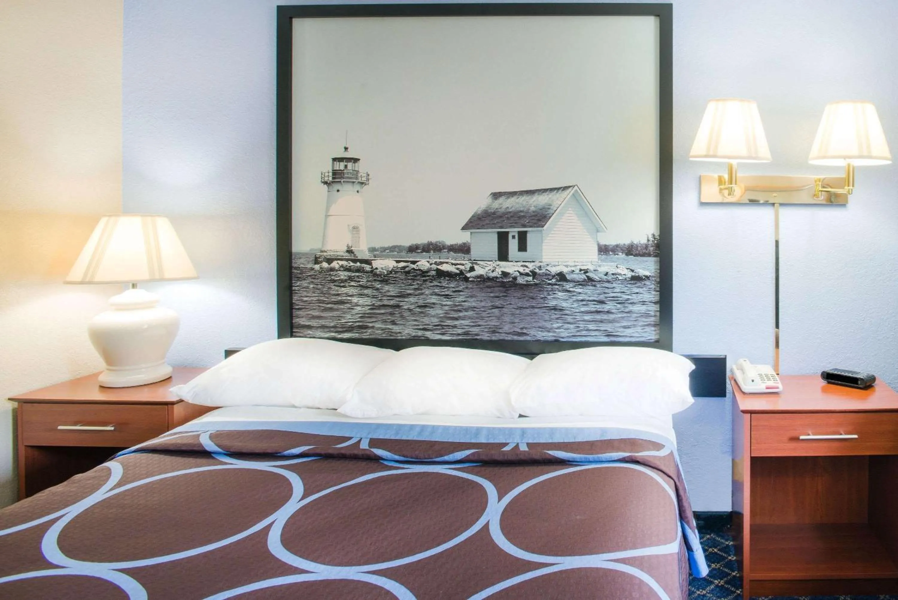 Photo of the whole room, Bed in Super 8 by Wyndham Massena NY