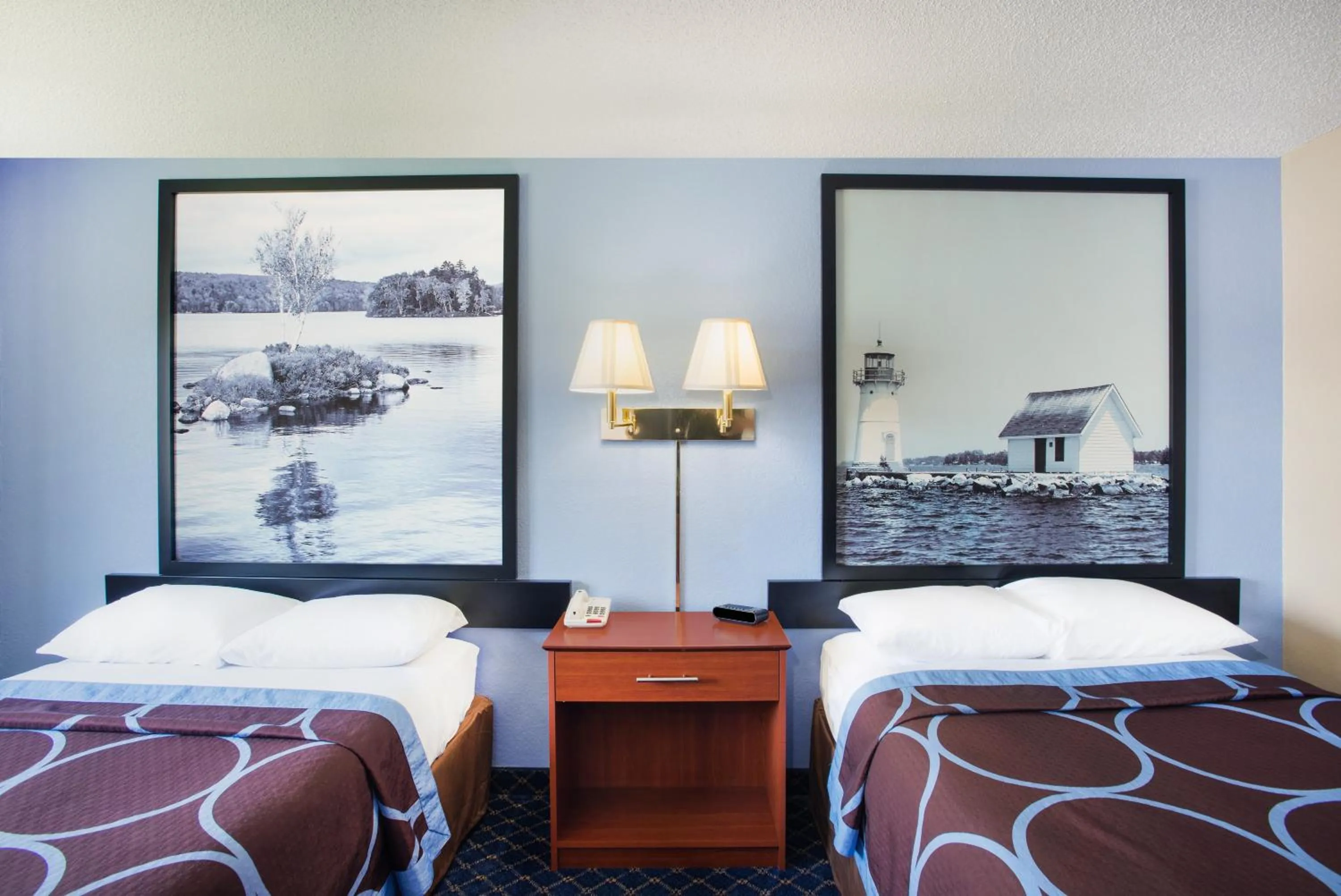 Photo of the whole room, Bed in Super 8 by Wyndham Massena NY