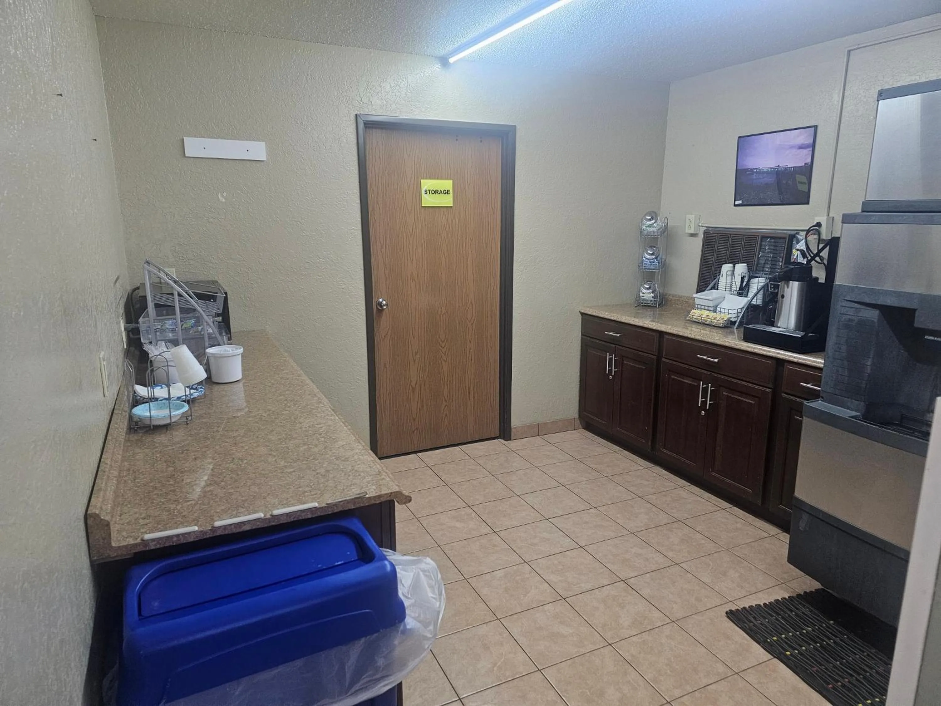 Breakfast in Super 8 by Wyndham Massena NY