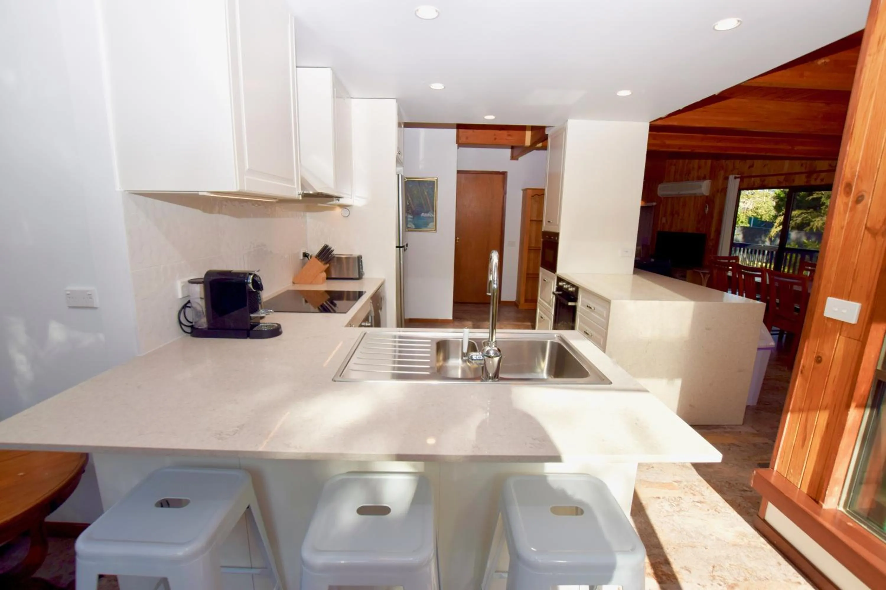 Sublime Cedar Lodge Leura