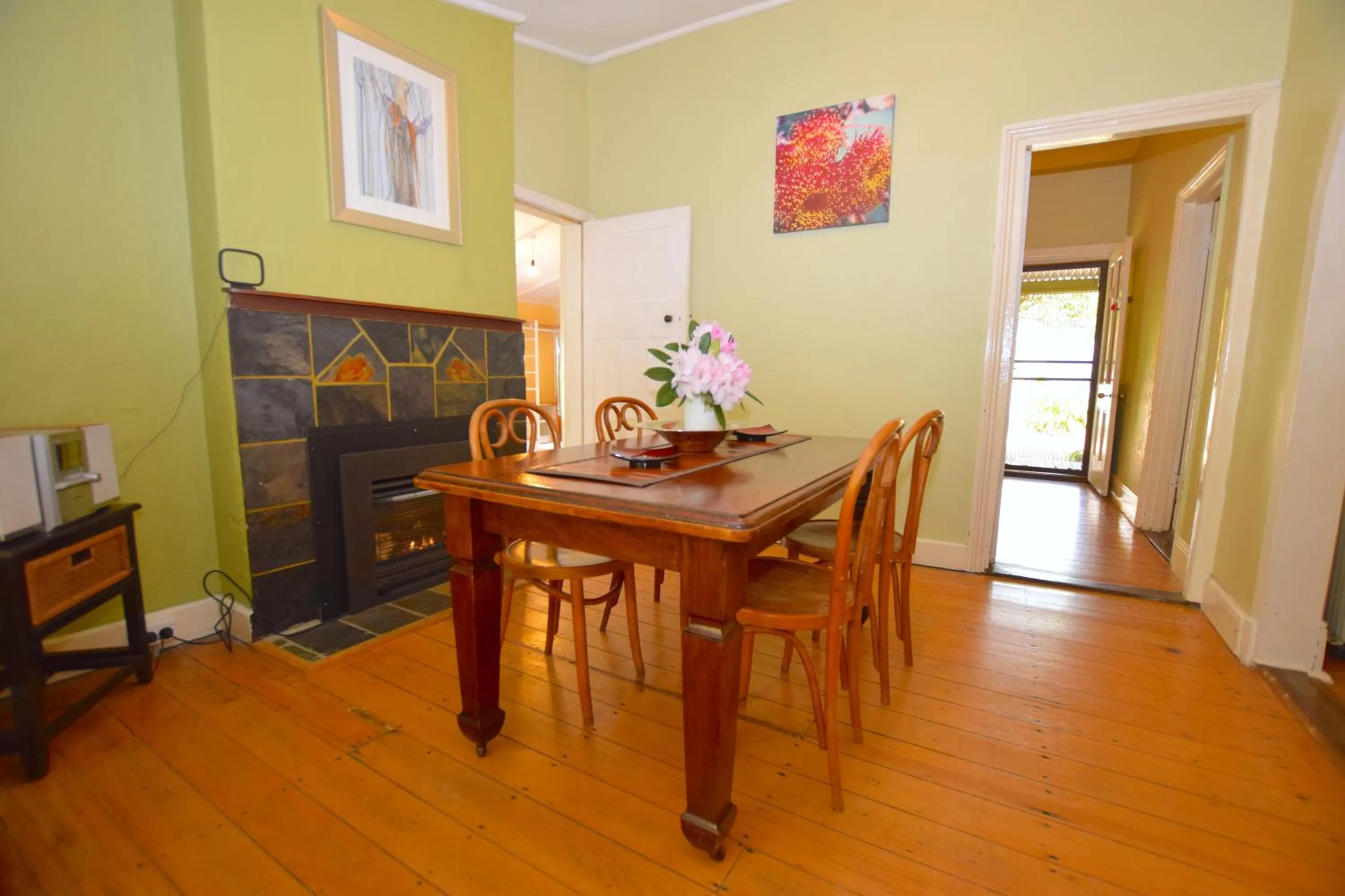 Waragil Cottage - Original Settler's Home