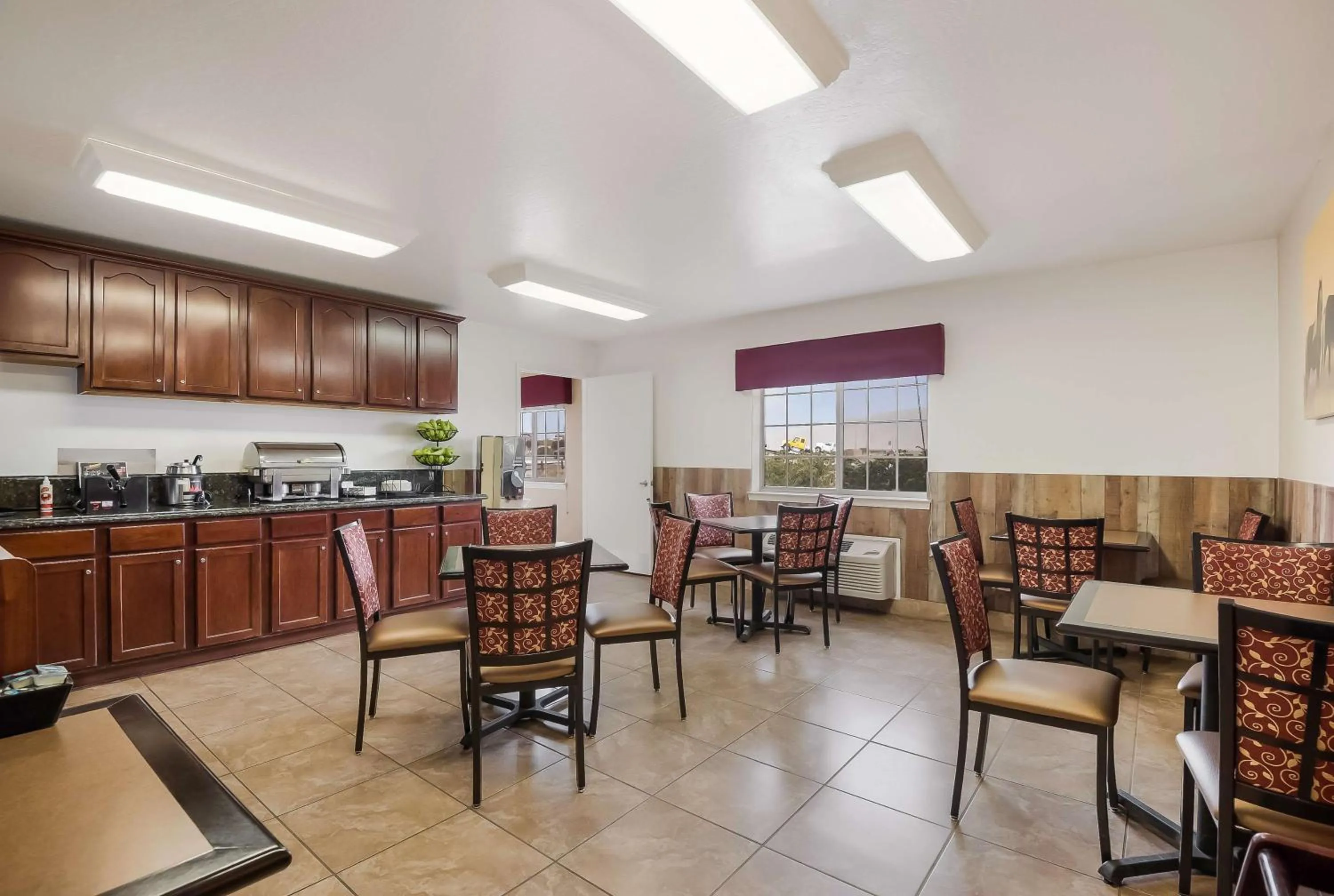 Restaurant/places to eat in SureStay Hotel by Best Western Fernley