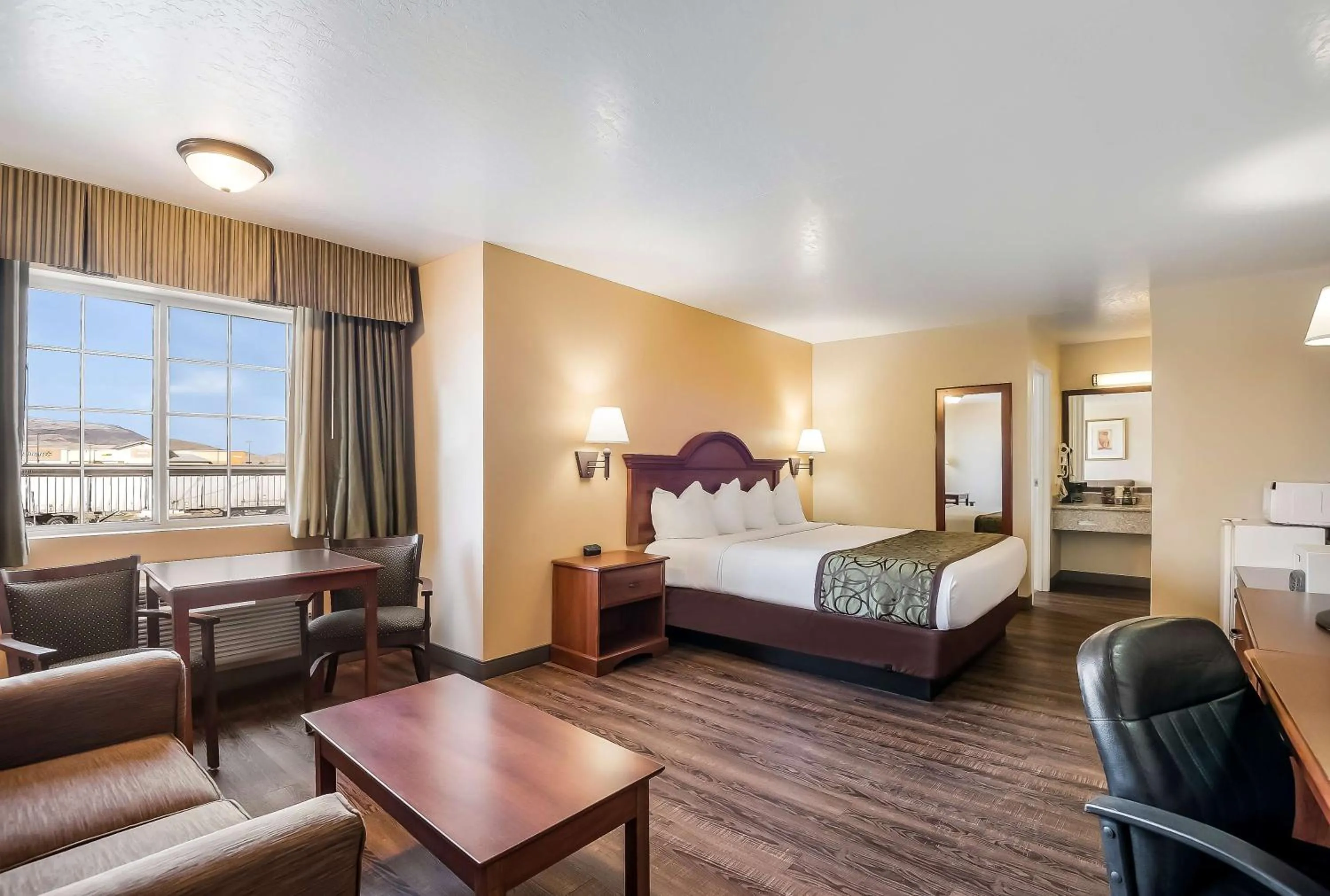 Photo of the whole room, Bed in SureStay Hotel by Best Western Fernley