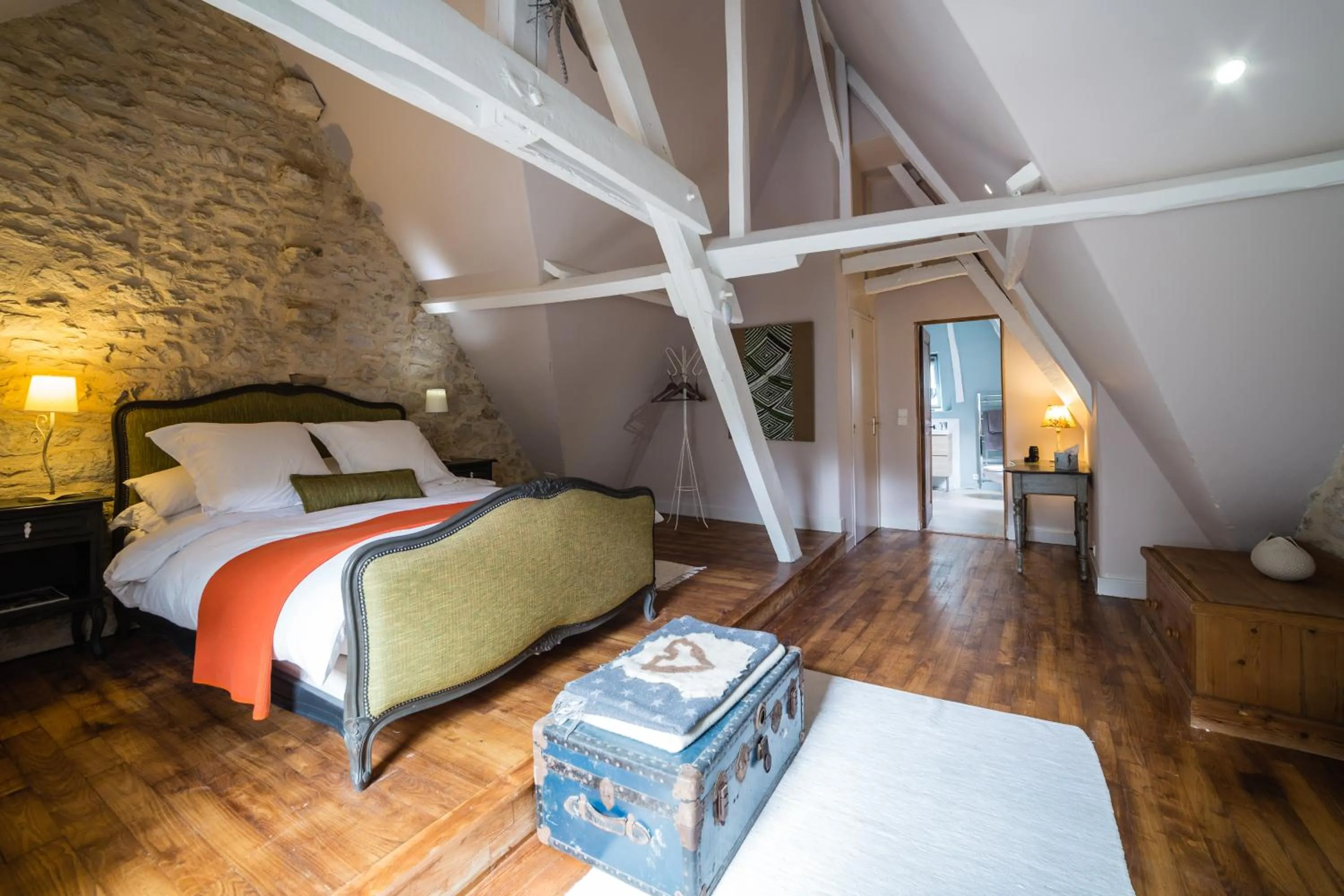Photo of the whole room, Bed in Moulin de Latreille
