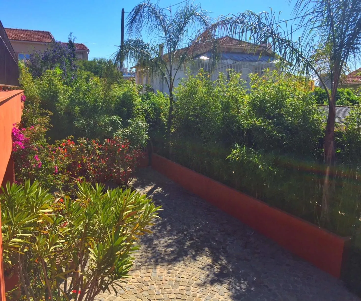 Property building in Villa du Cros