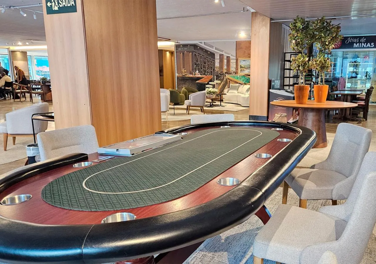 Billiard in Hotel Nacional Inn Poços de Caldas - Lazer completo e Gastronomia no Centro
