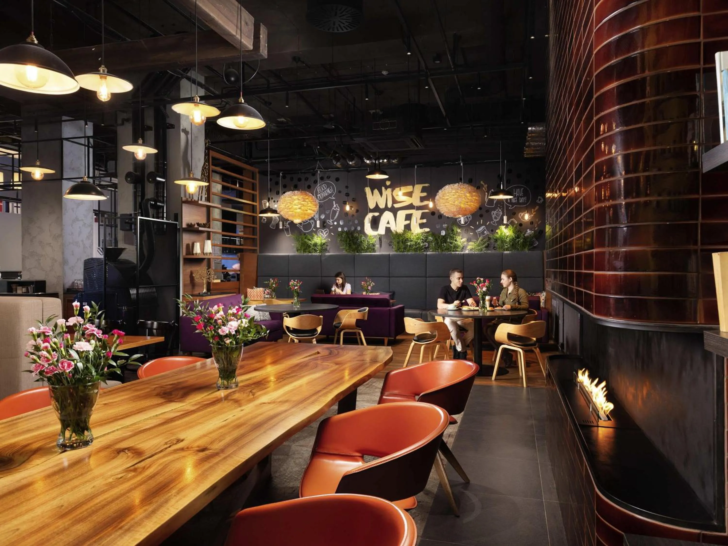 Lounge or bar in Ibis Poznan Centrum