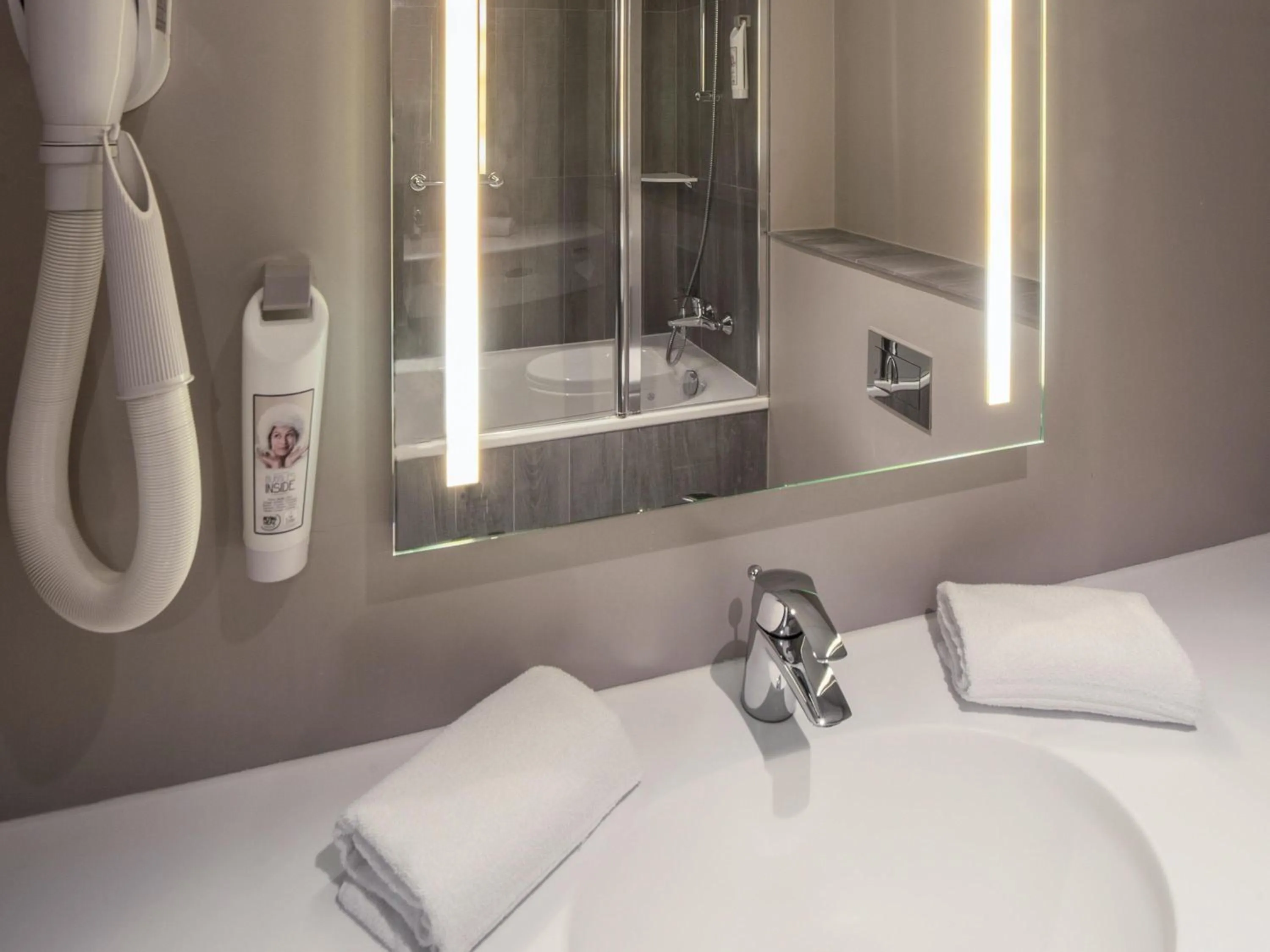 Bedroom, Bed in Ibis Poznan Centrum