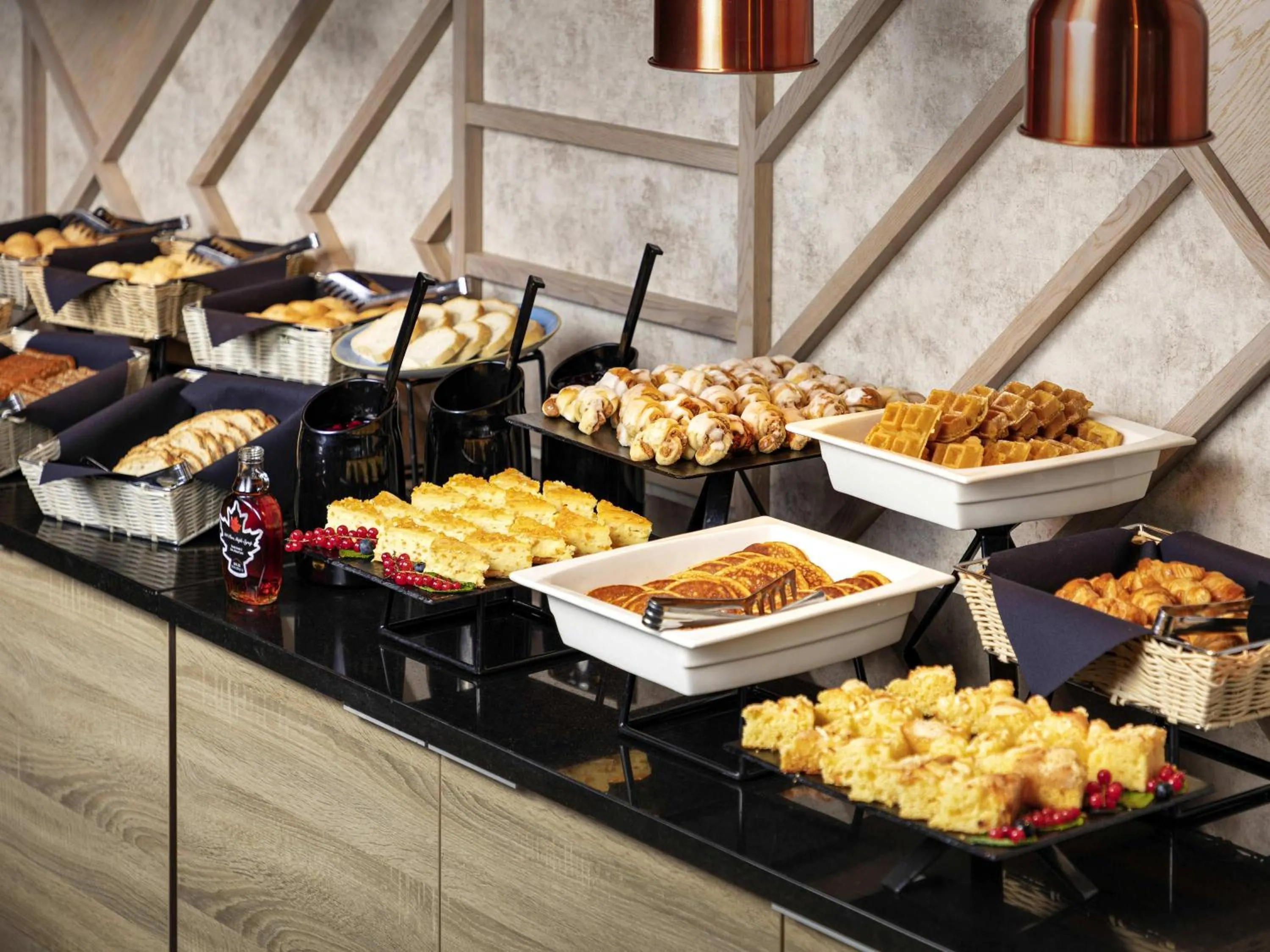 Breakfast in Ibis Poznan Centrum