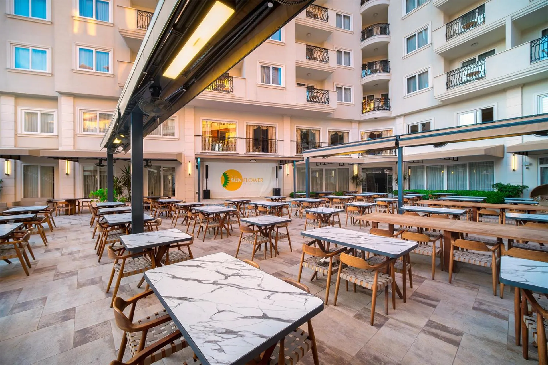 Restaurant/places to eat in Villa Sunflower Hotel - All Inclusive