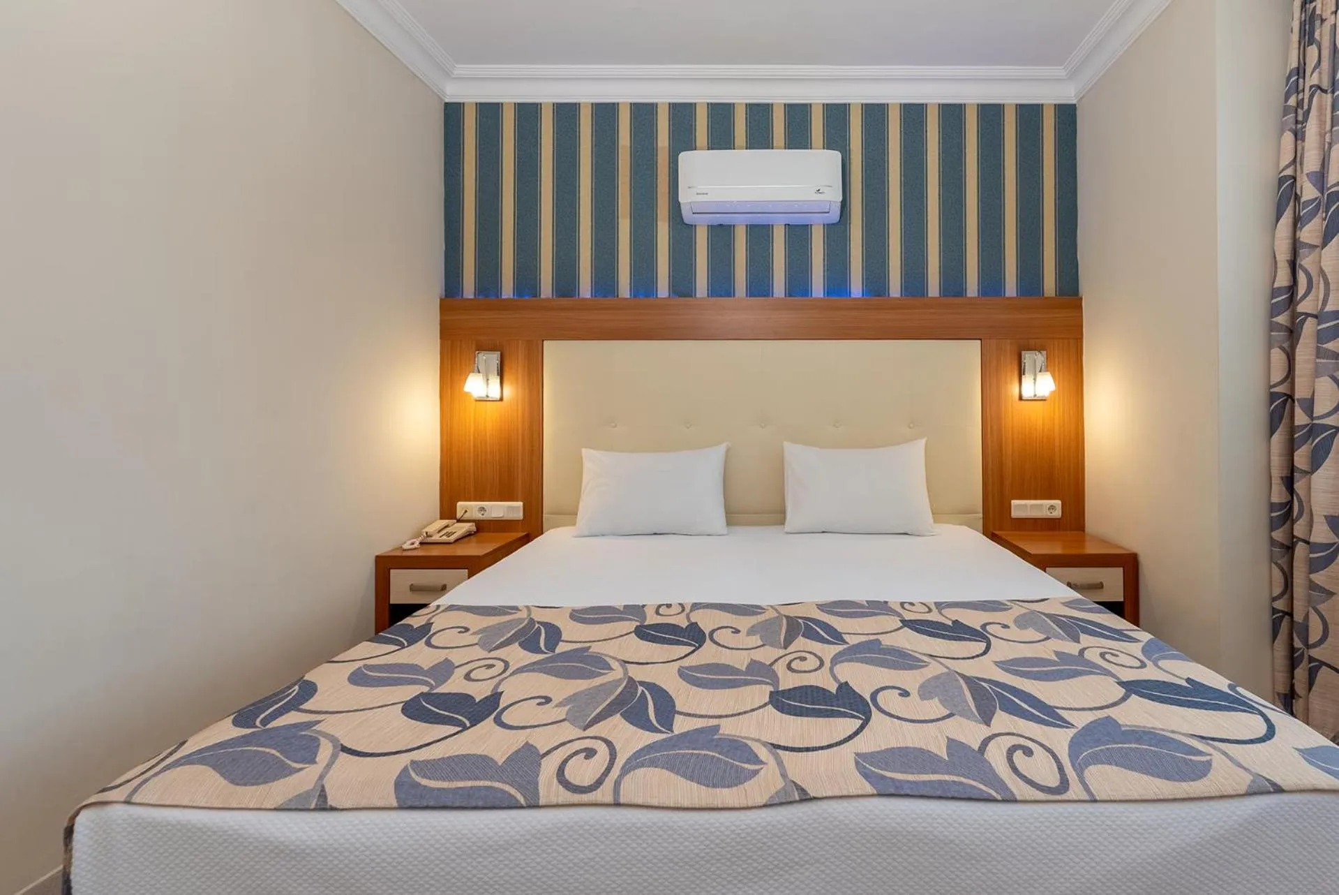 Bed in Villa Sunflower Hotel - All Inclusive