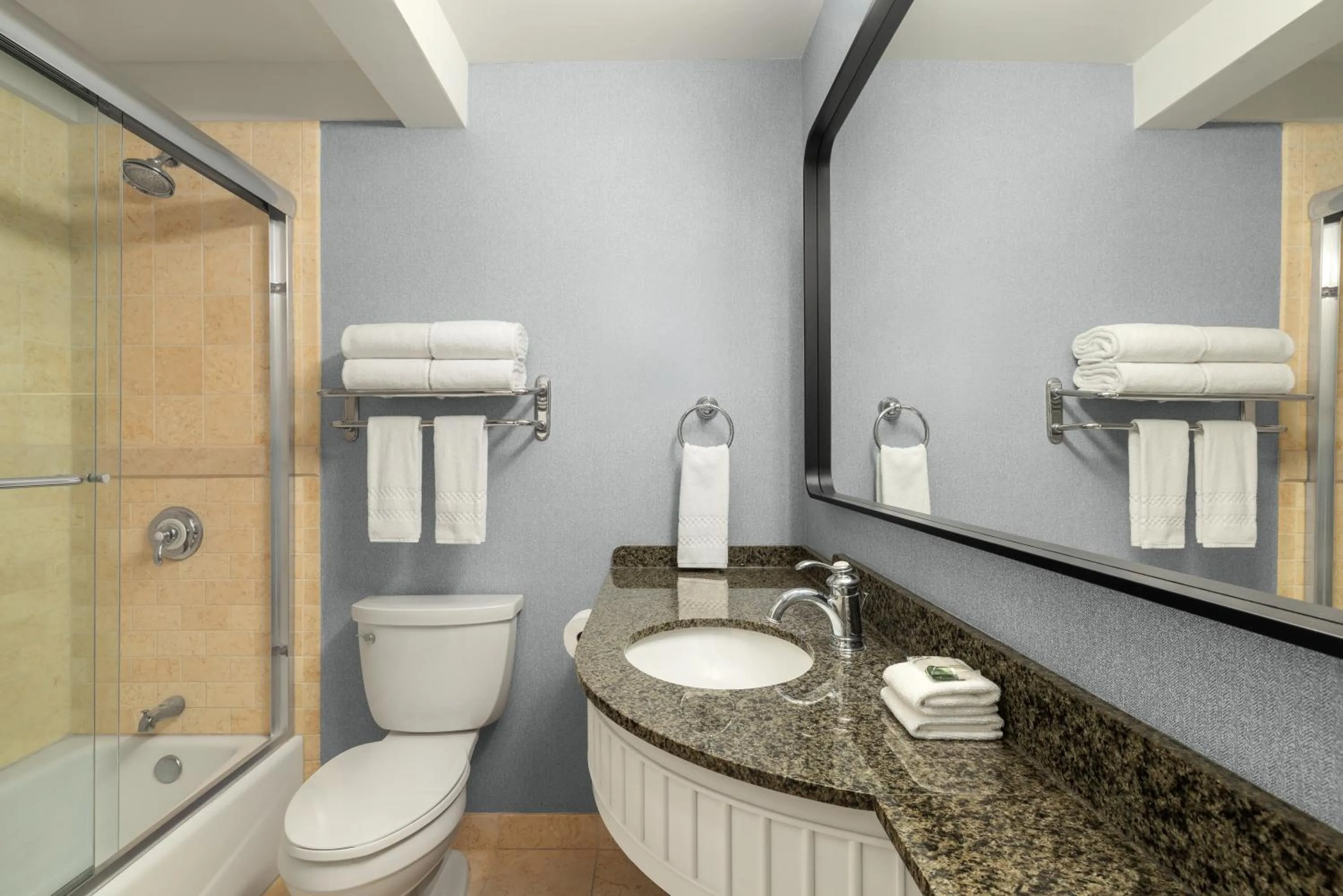 Shower in The Abbey Resort