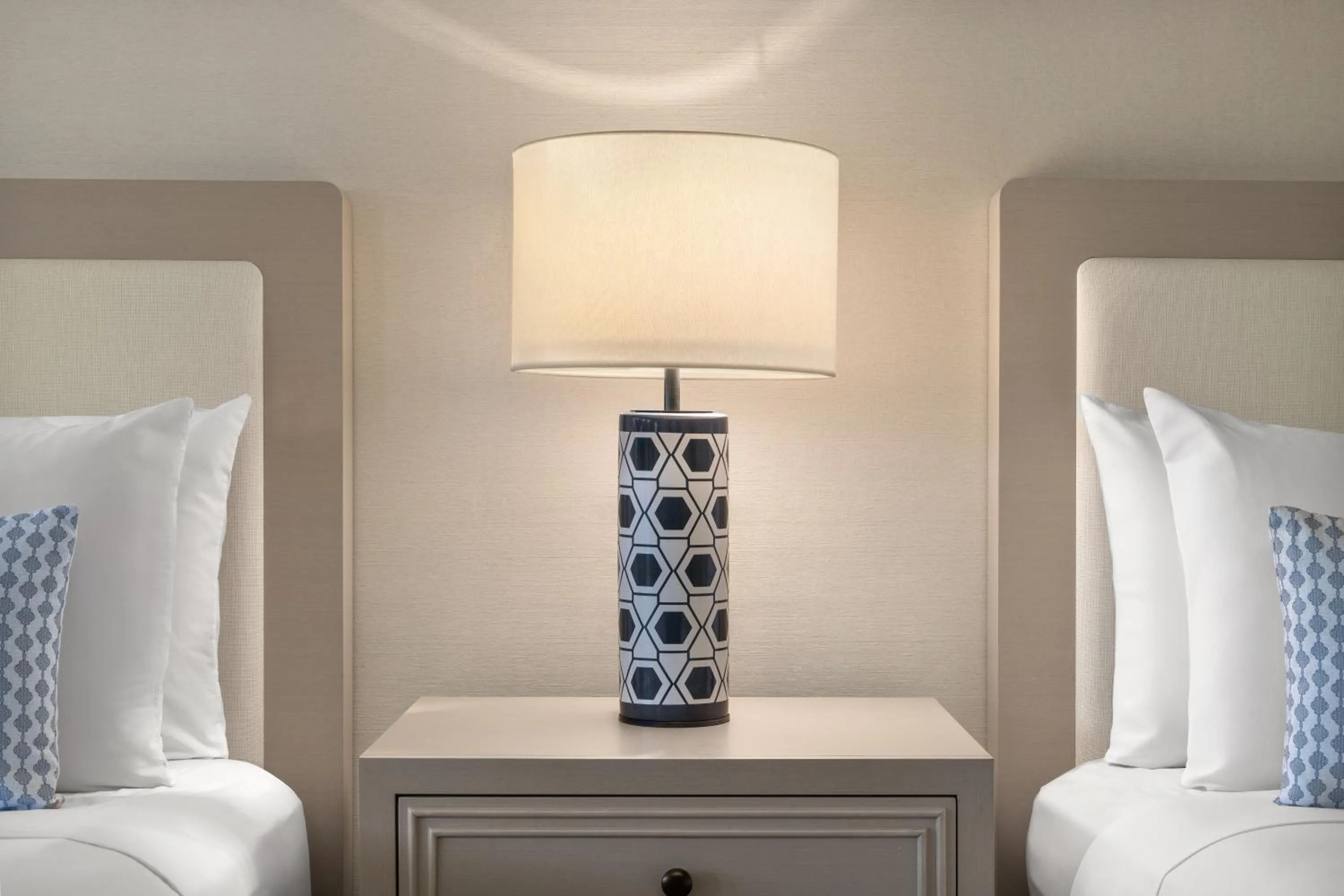 Bedroom, Bed in The Abbey Resort