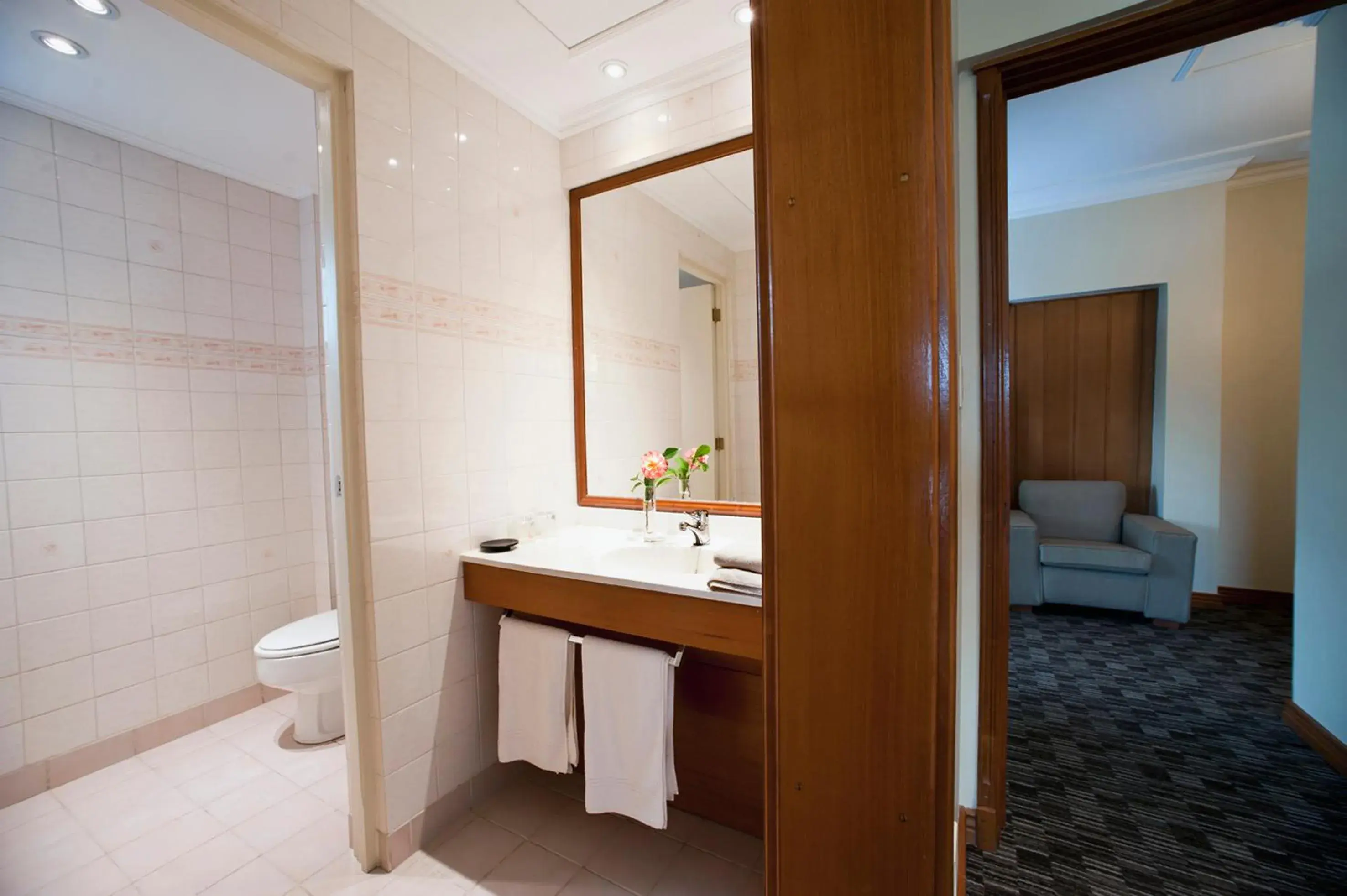 Superior Double Room in Hotel Naguilan Superior Double Room in Hotel Naguilan