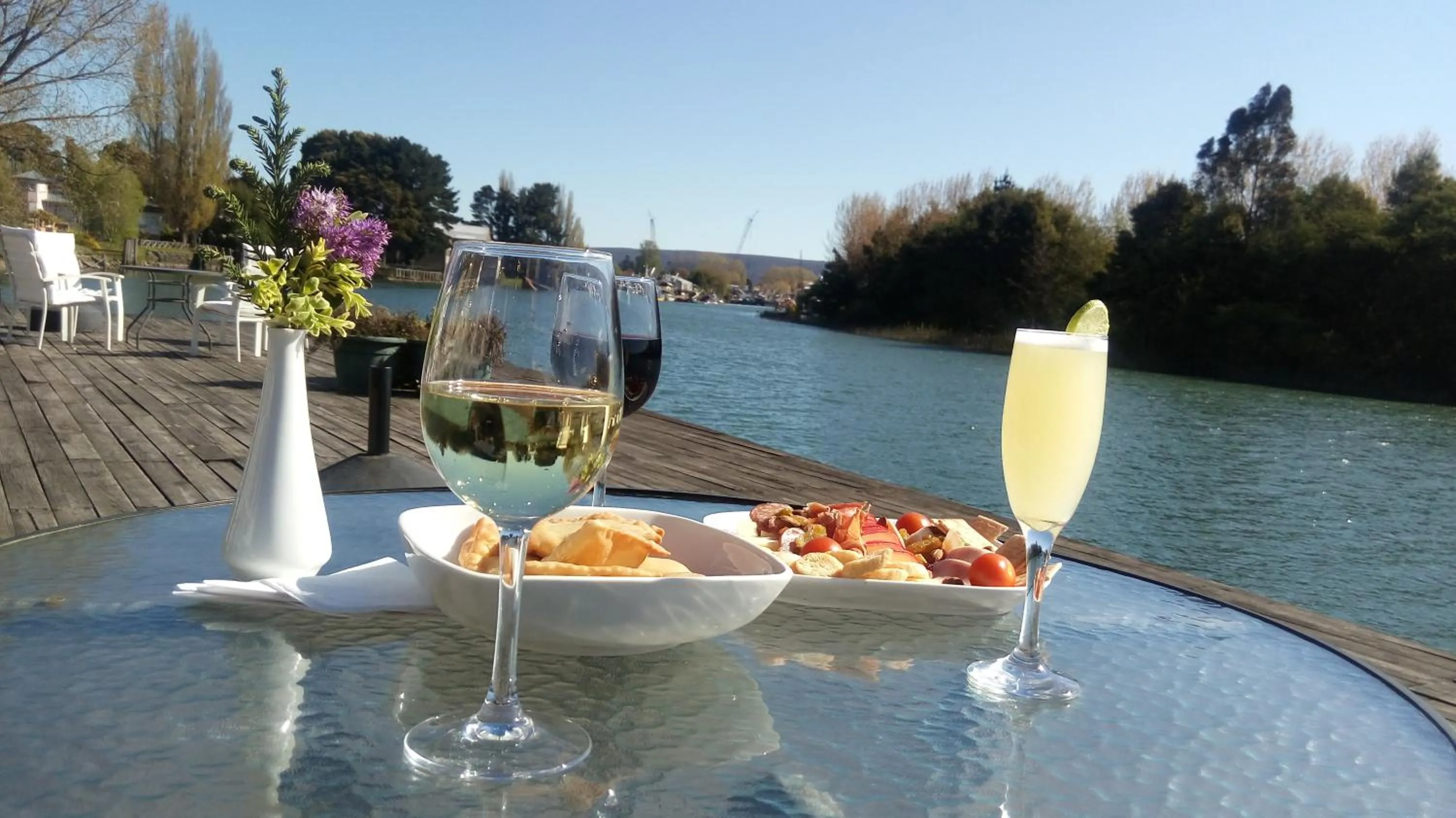 Balcony/Terrace in Hotel Naguilan