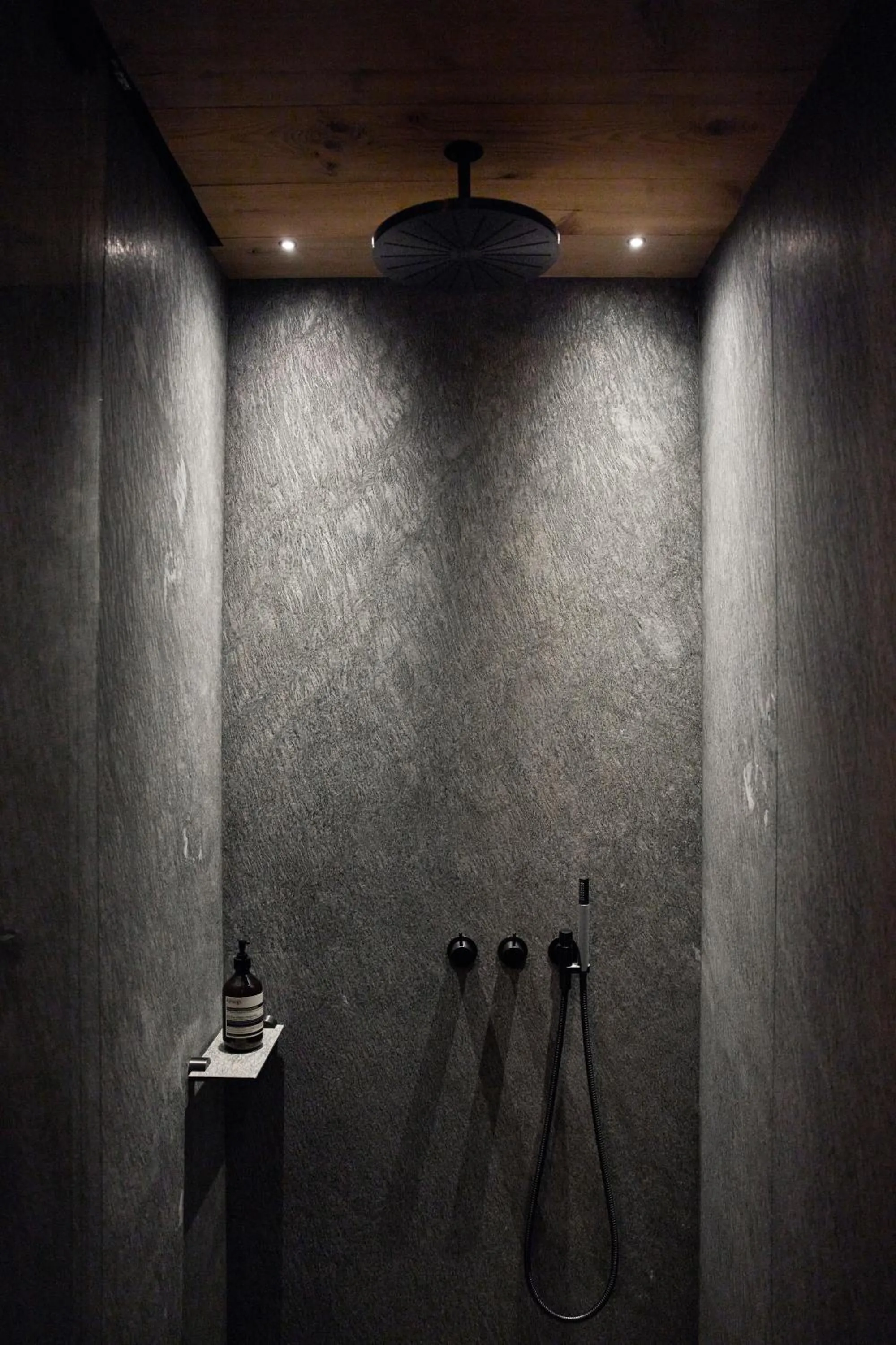 Shower in Berghuus Radons