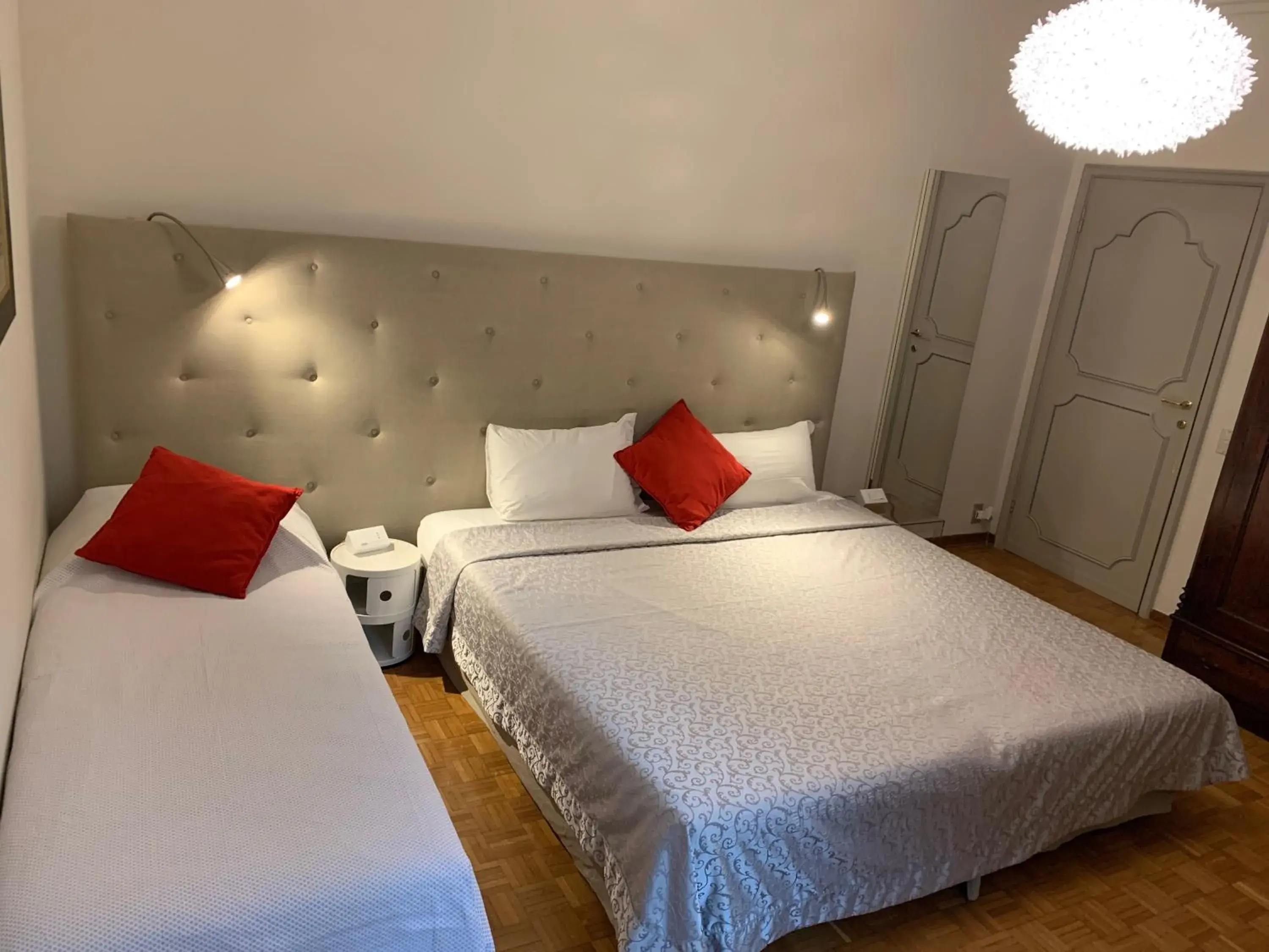 Classic Triple Room in La Terrazza di via Elisa Classic Triple Room in La Terrazza di via Elisa