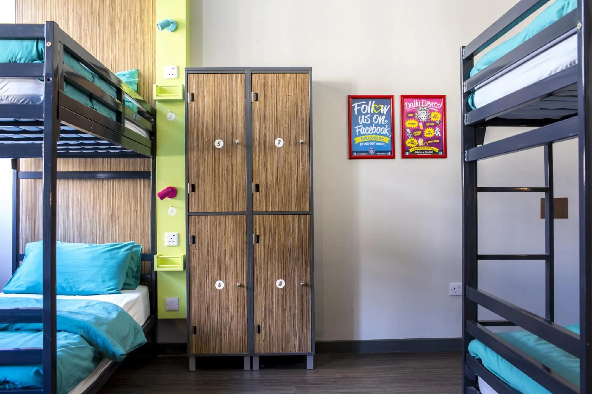 Bedroom, Bed in Kick Ass Greyfriars (18+)