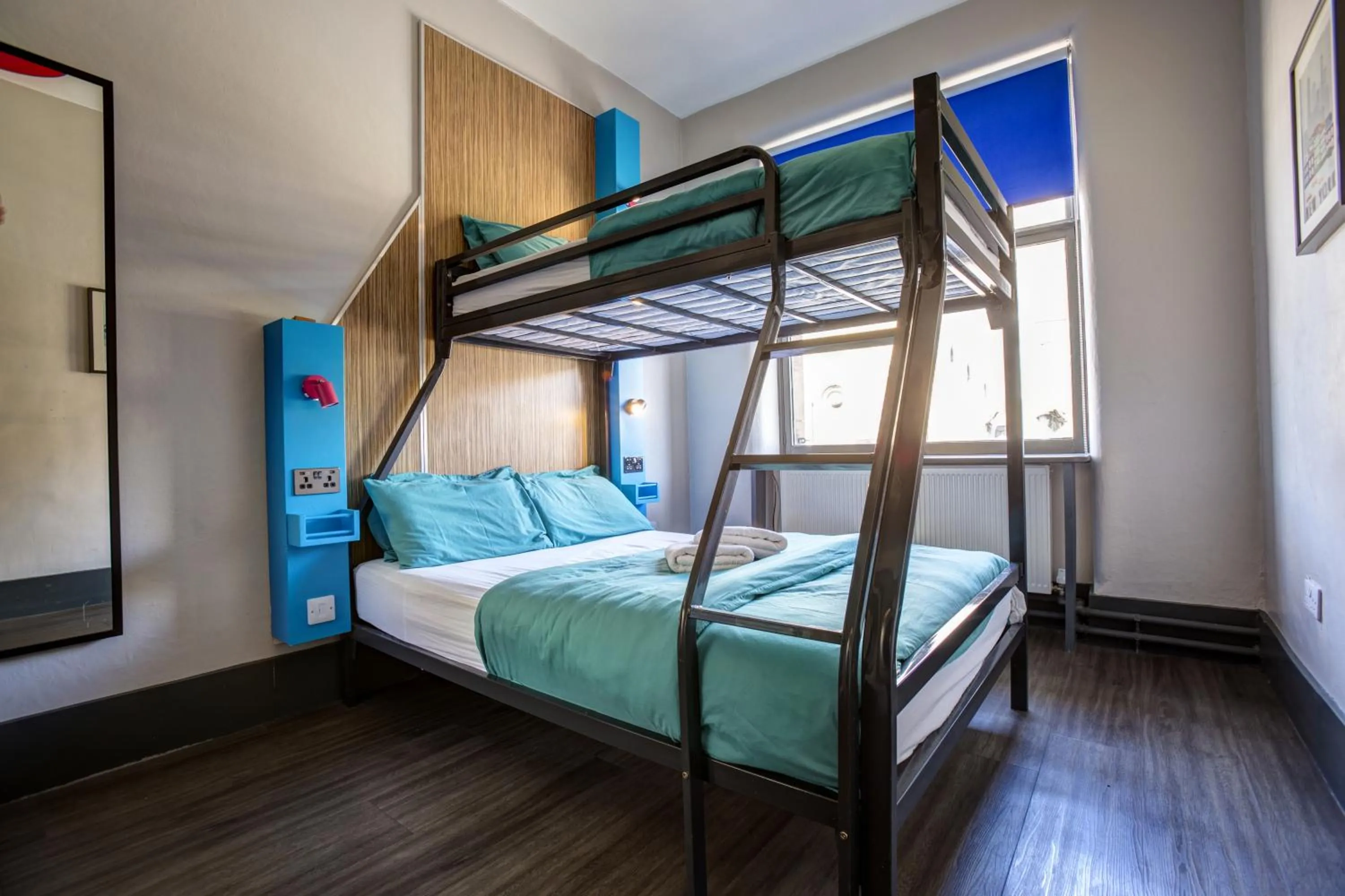 Bedroom, Bed in Kick Ass Greyfriars (18+)