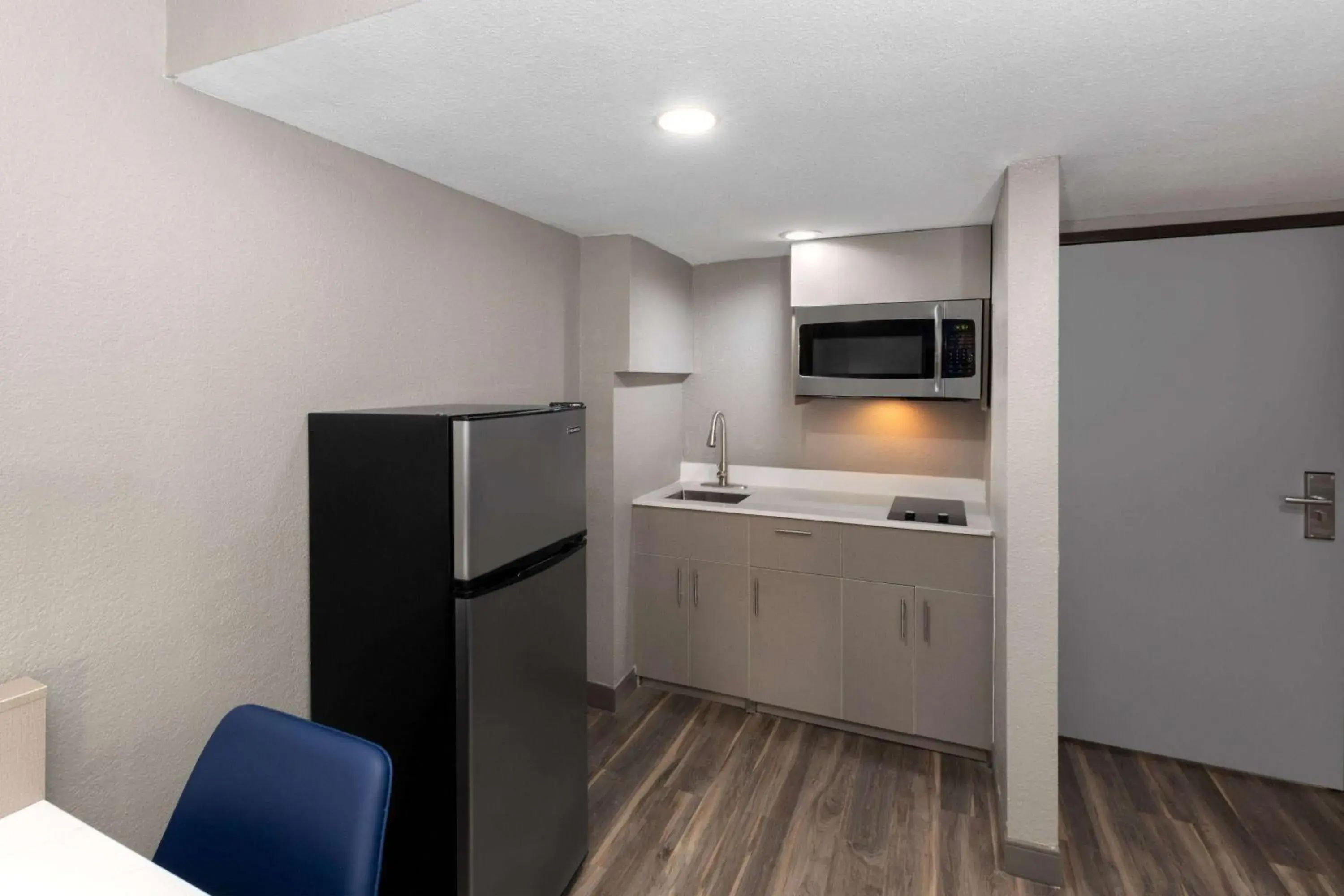 Photo of the whole room in Wingate by Wyndham Sulphur Near Lake Charles Photo of the whole room in Wingate by Wyndham Sulphur Near Lake Charles