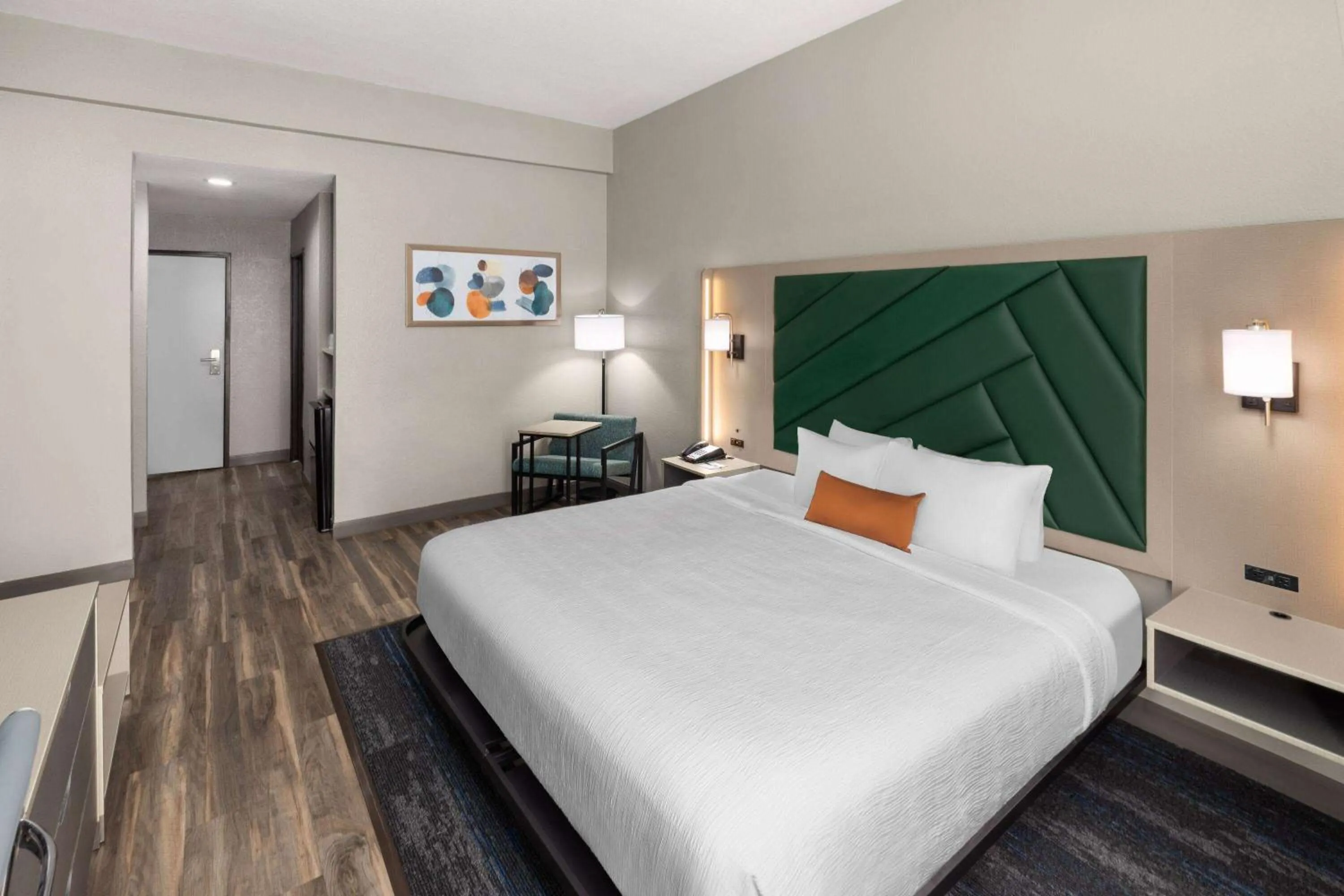 Photo of the whole room, Bed in Wingate by Wyndham Sulphur Near Lake Charles