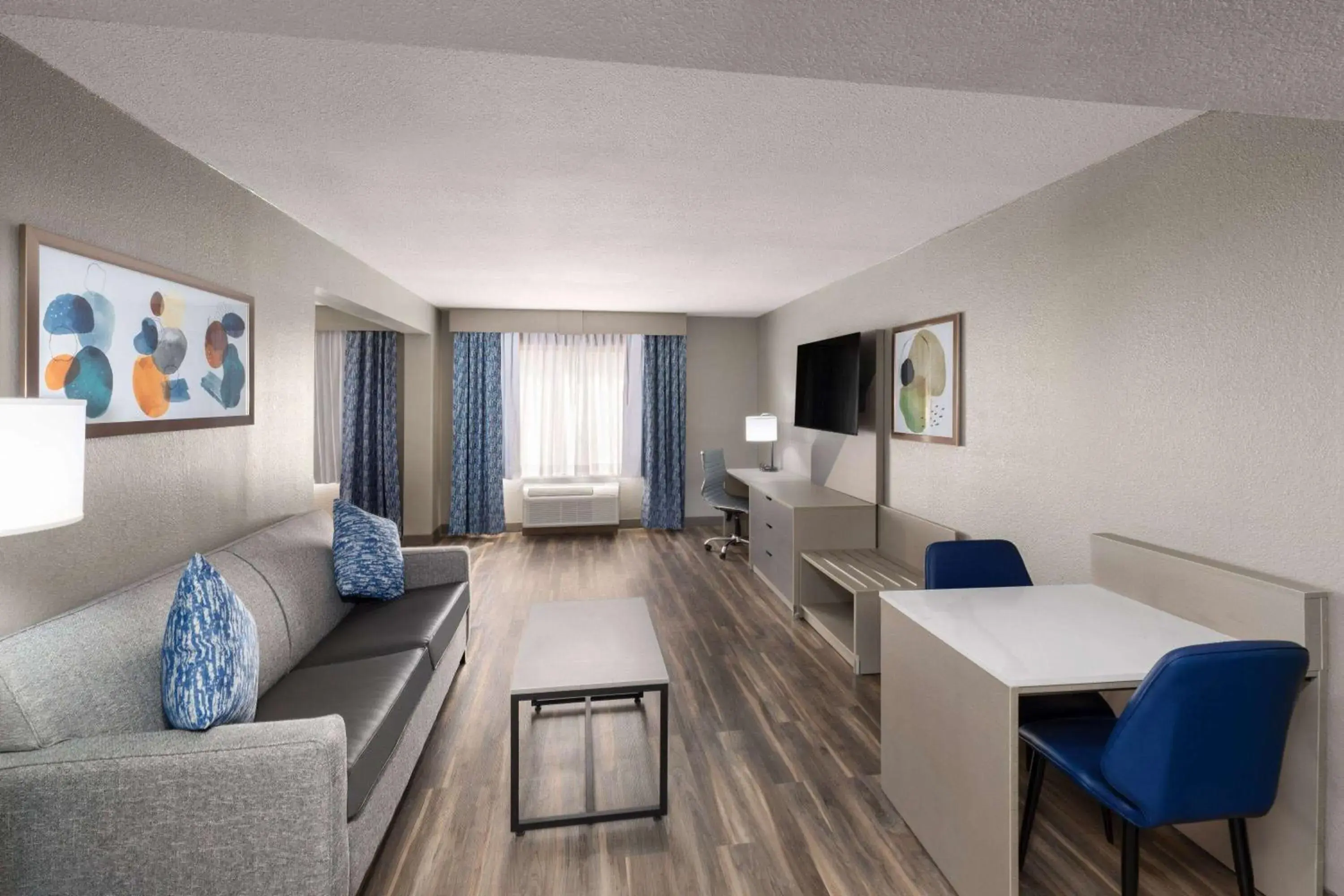 Photo of the whole room in Wingate by Wyndham Sulphur Near Lake Charles Photo of the whole room in Wingate by Wyndham Sulphur Near Lake Charles