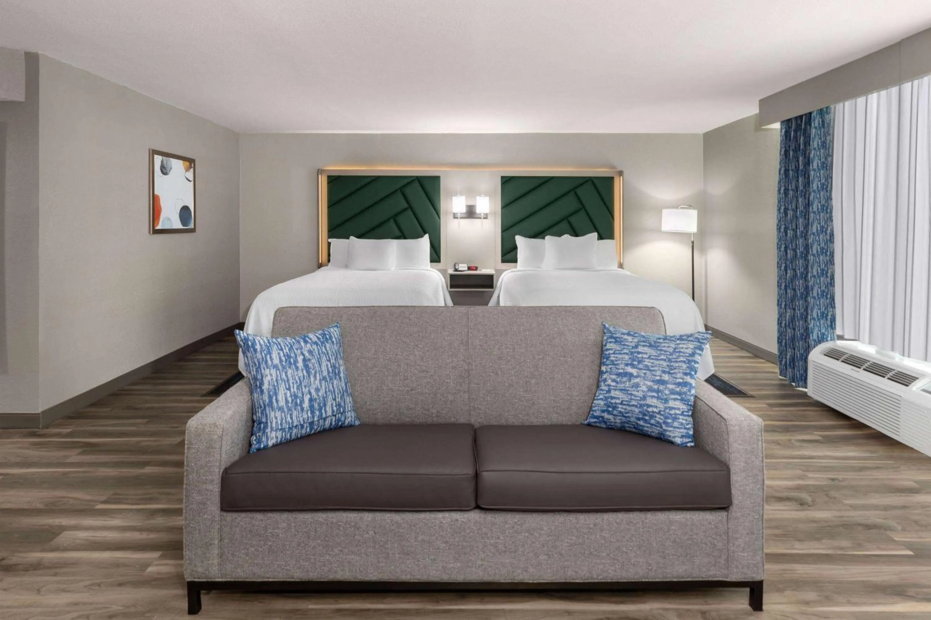 Photo of the whole room, Bed in Wingate by Wyndham Sulphur Near Lake Charles