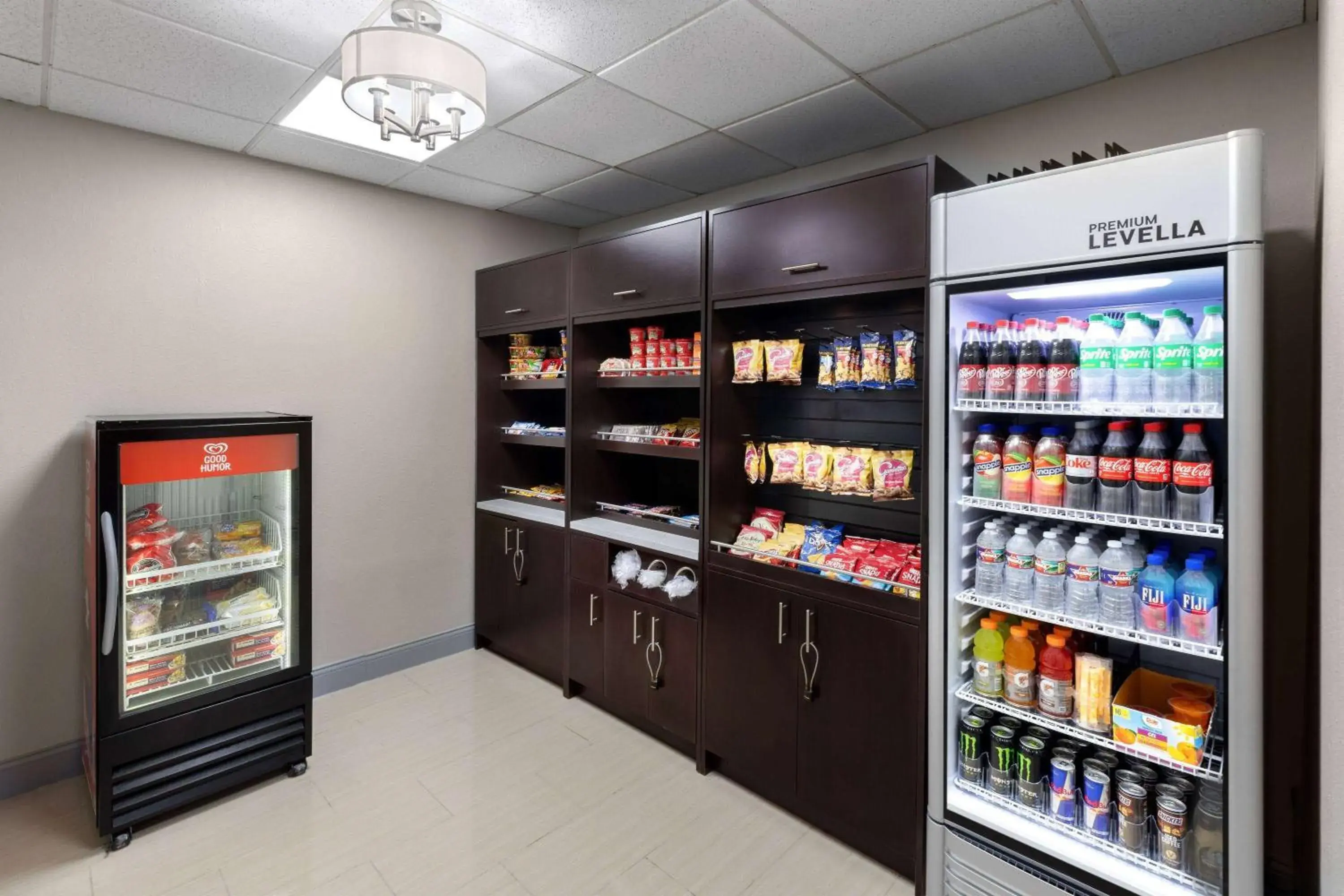 Food and drinks in Wingate by Wyndham Sulphur Near Lake Charles Food and drinks in Wingate by Wyndham Sulphur Near Lake Charles