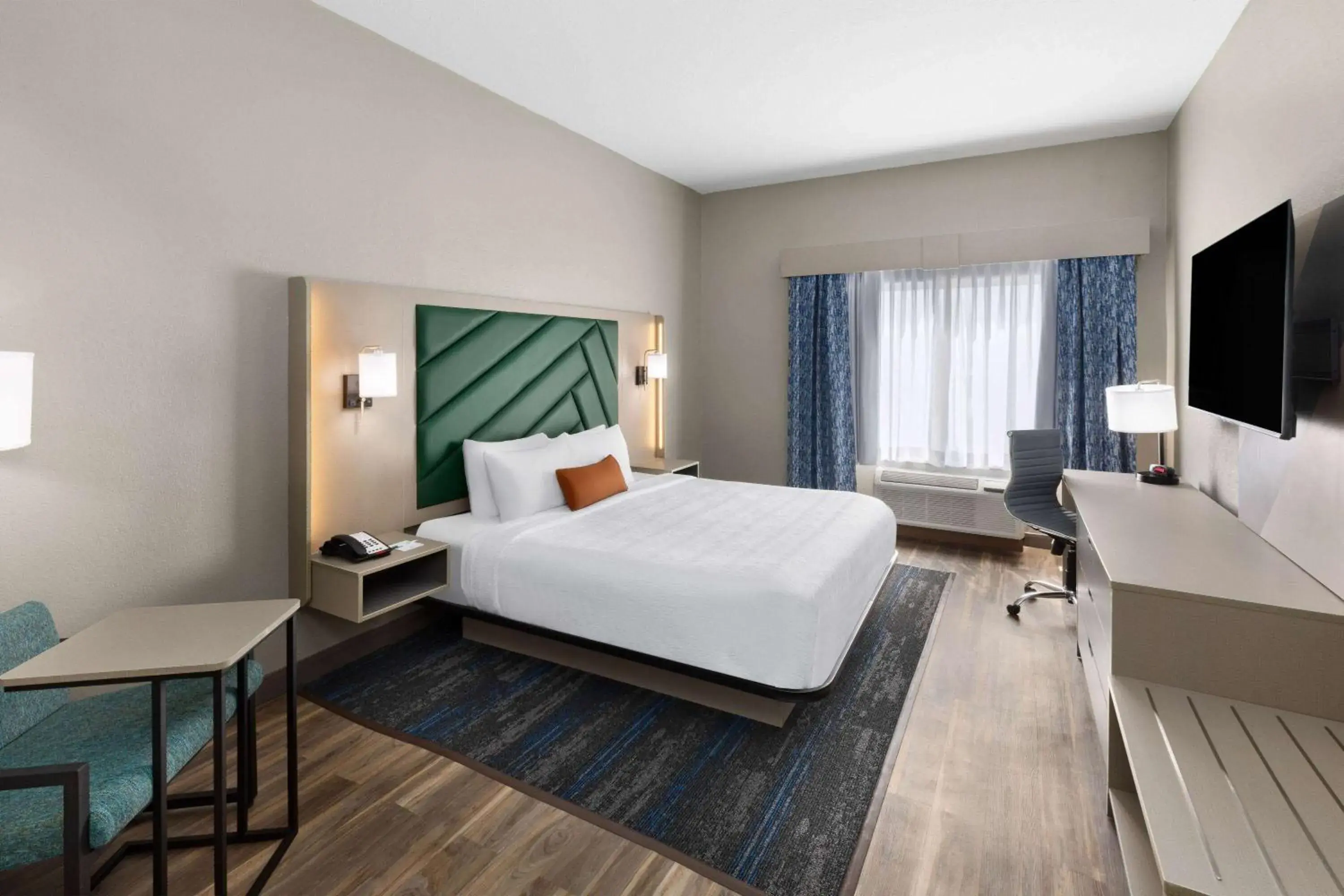 Photo of the whole room, Bed in Wingate by Wyndham Sulphur Near Lake Charles Photo of the whole room, Bed in Wingate by Wyndham Sulphur Near Lake Charles