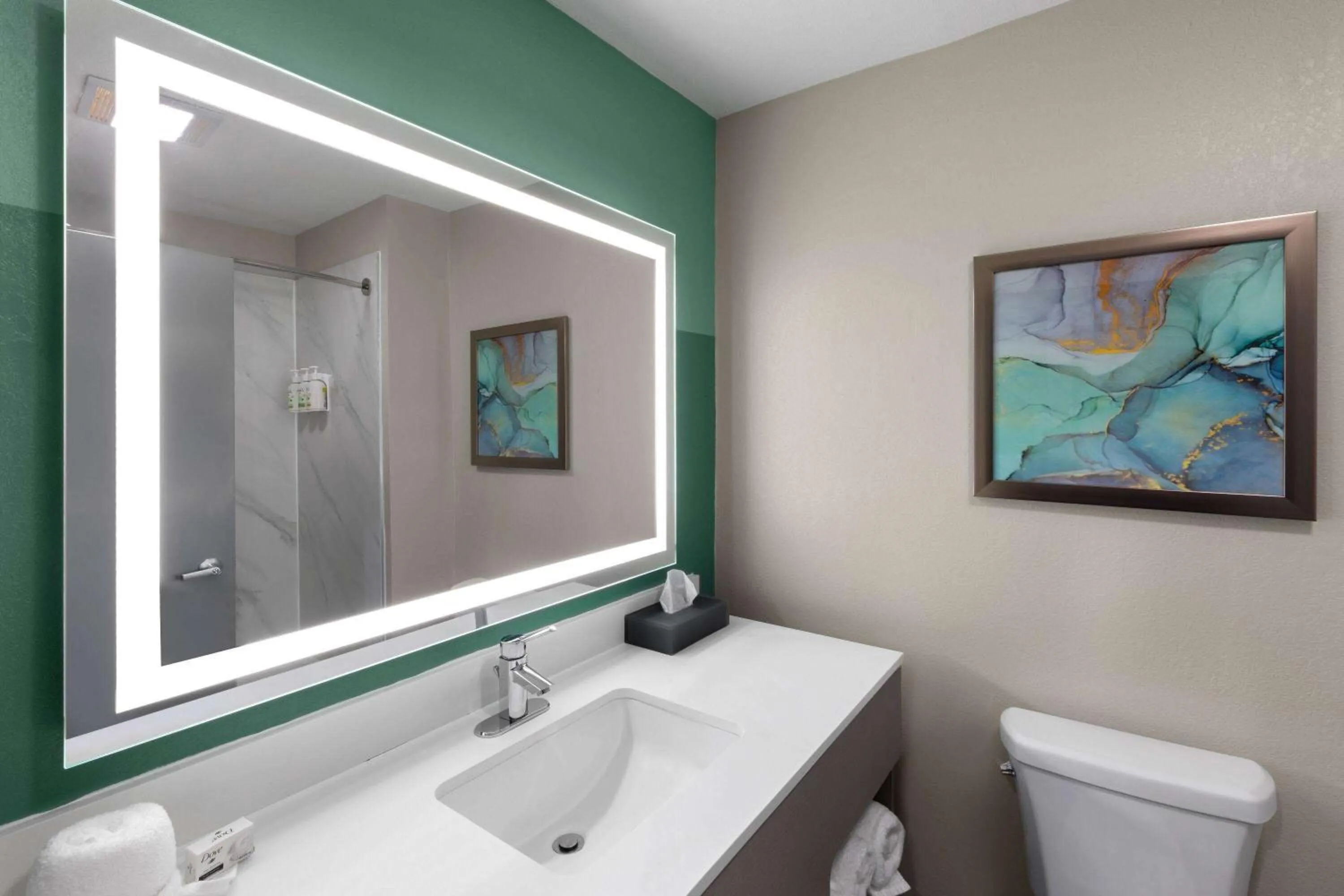 Bathroom in Wingate by Wyndham Sulphur Near Lake Charles