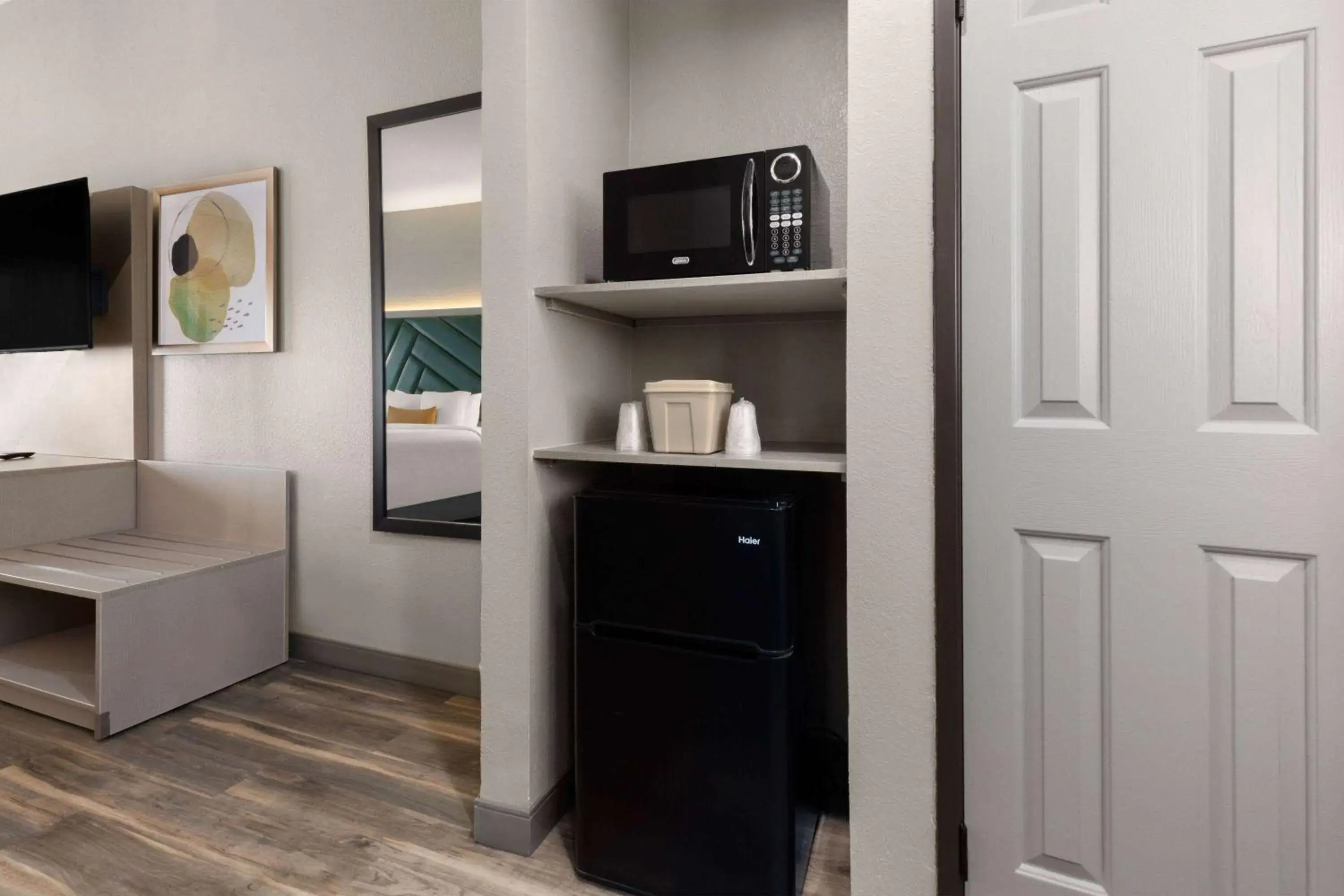 Photo of the whole room, Bed in Wingate by Wyndham Sulphur Near Lake Charles Photo of the whole room, Bed in Wingate by Wyndham Sulphur Near Lake Charles