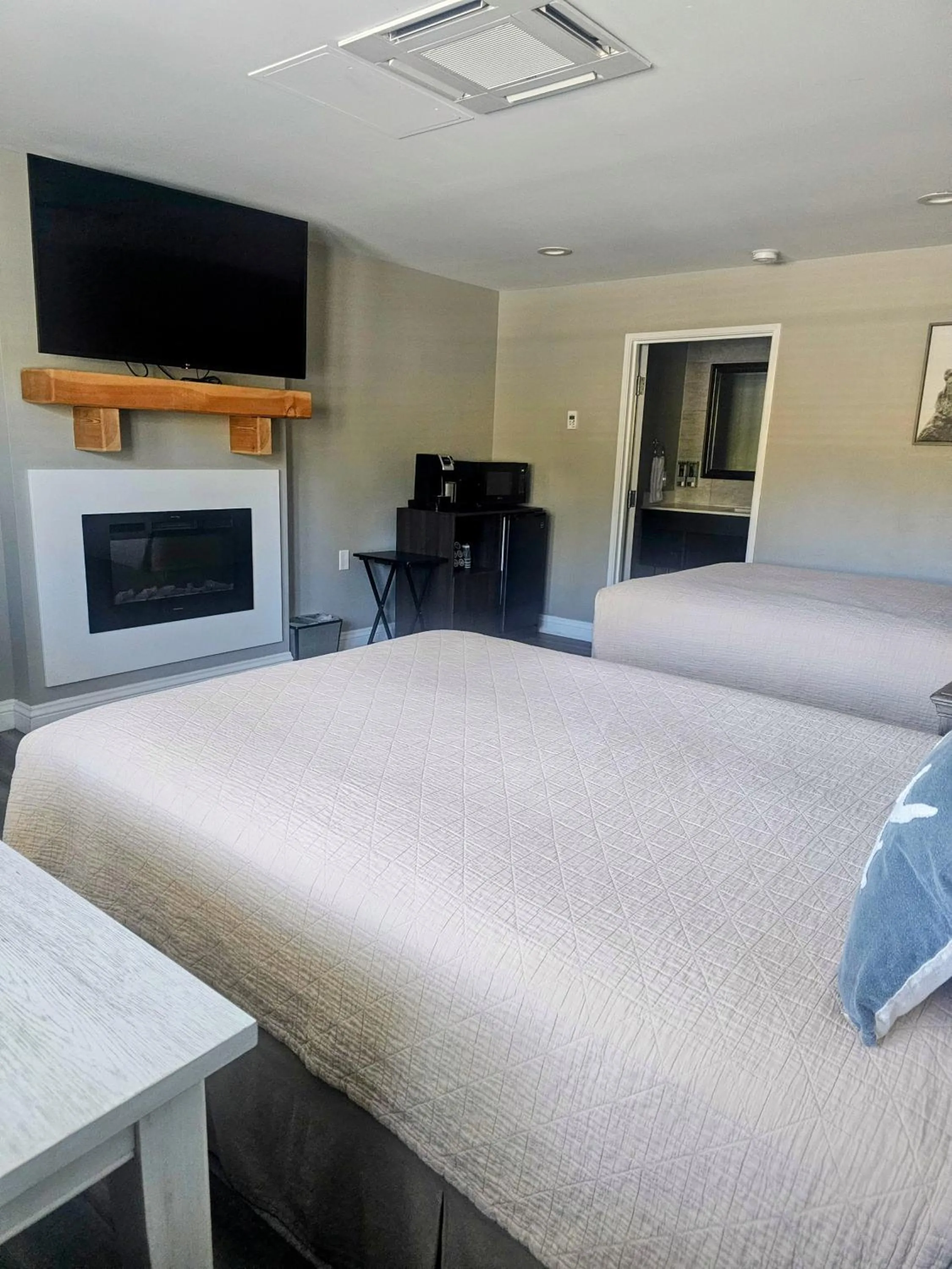 TV and multimedia, Bed in Big Bear Frontier