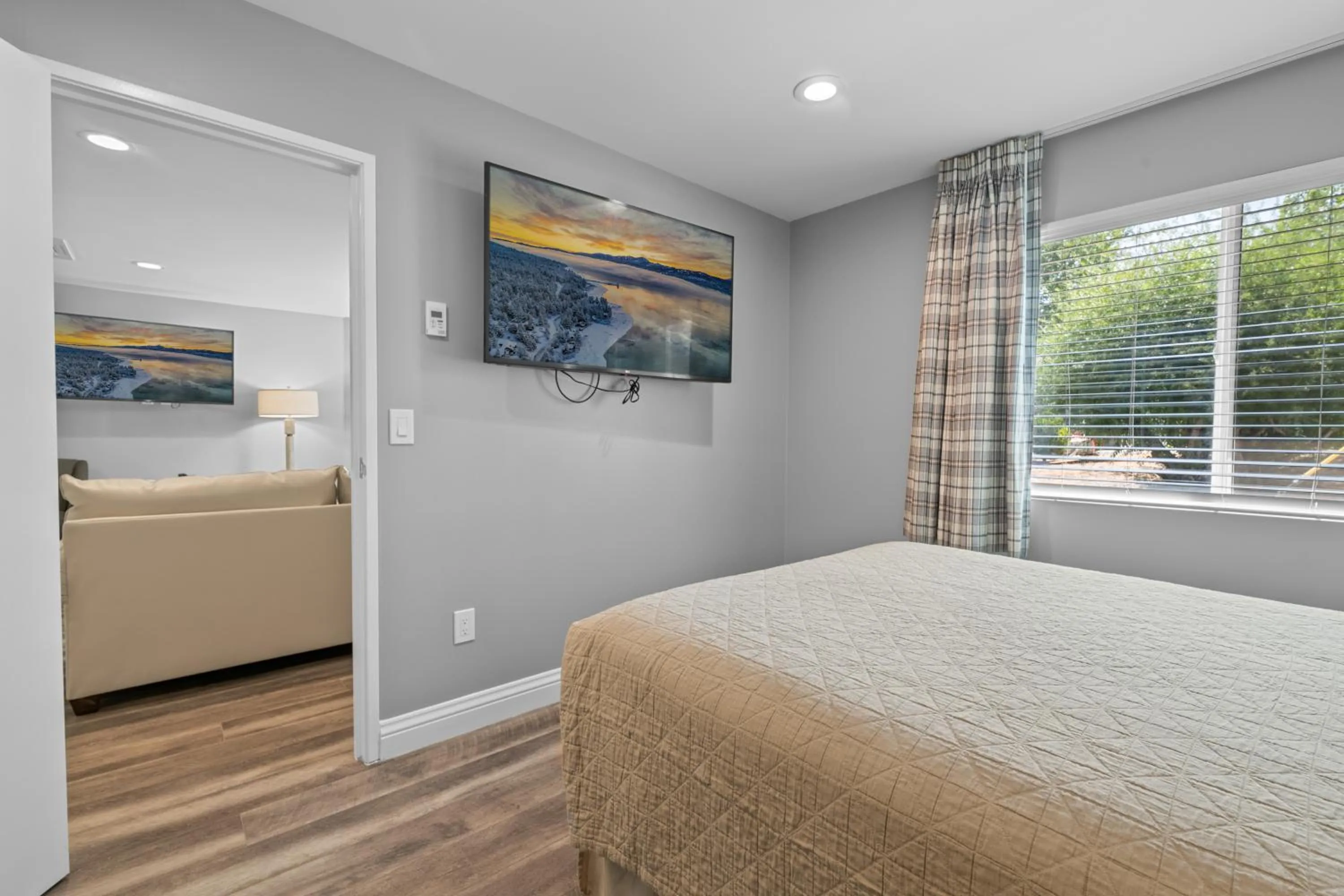 Bedroom, Bed in Big Bear Frontier