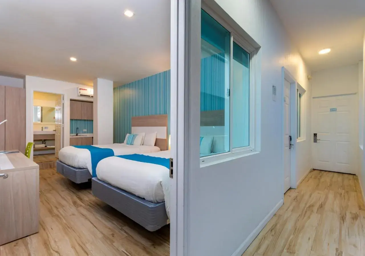 View (from property/room), Bed in Aqualina Inn View (from property/room), Bed in Aqualina Inn