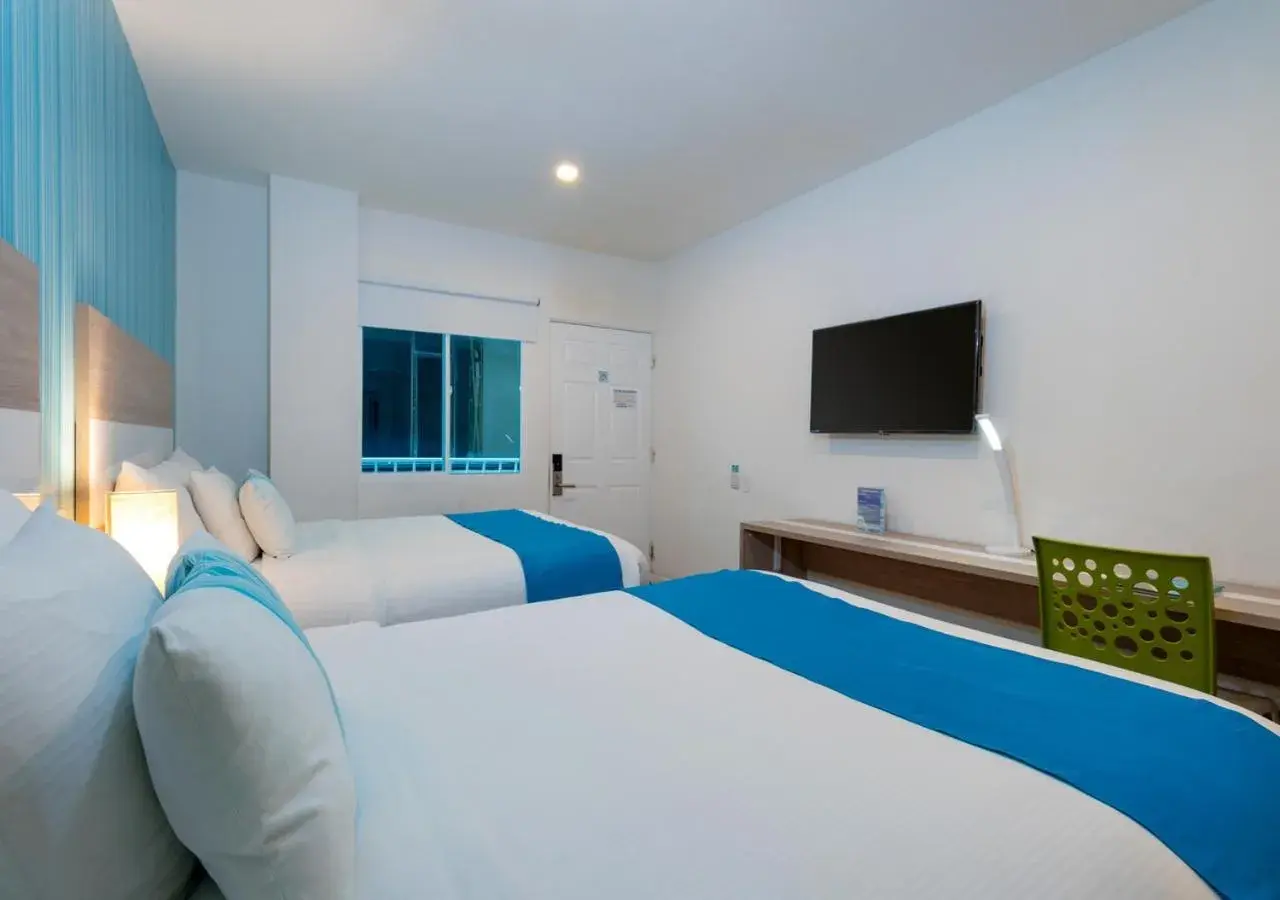 View (from property/room), Bed in Aqualina Inn View (from property/room), Bed in Aqualina Inn