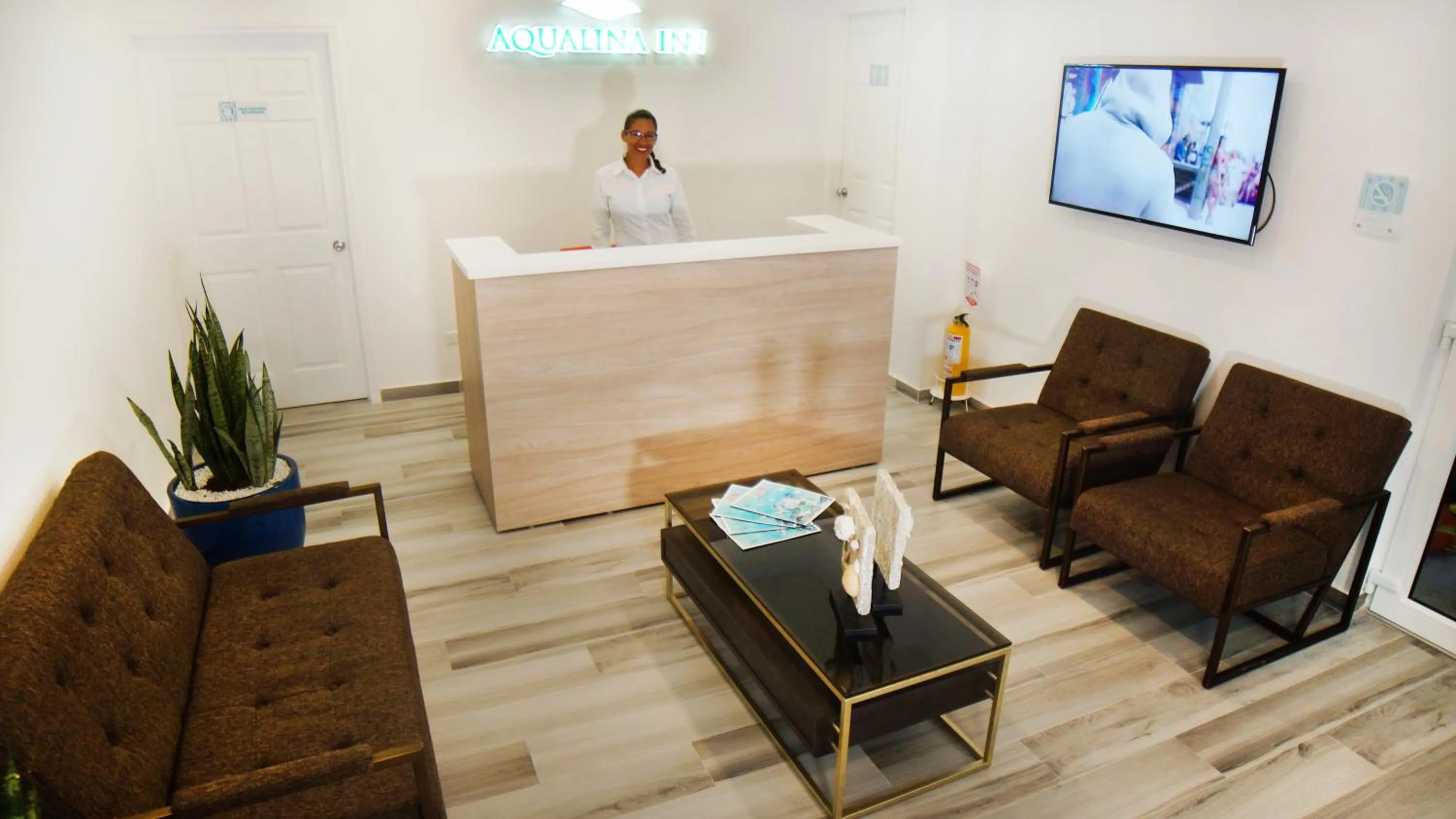 Staff in Aqualina Inn