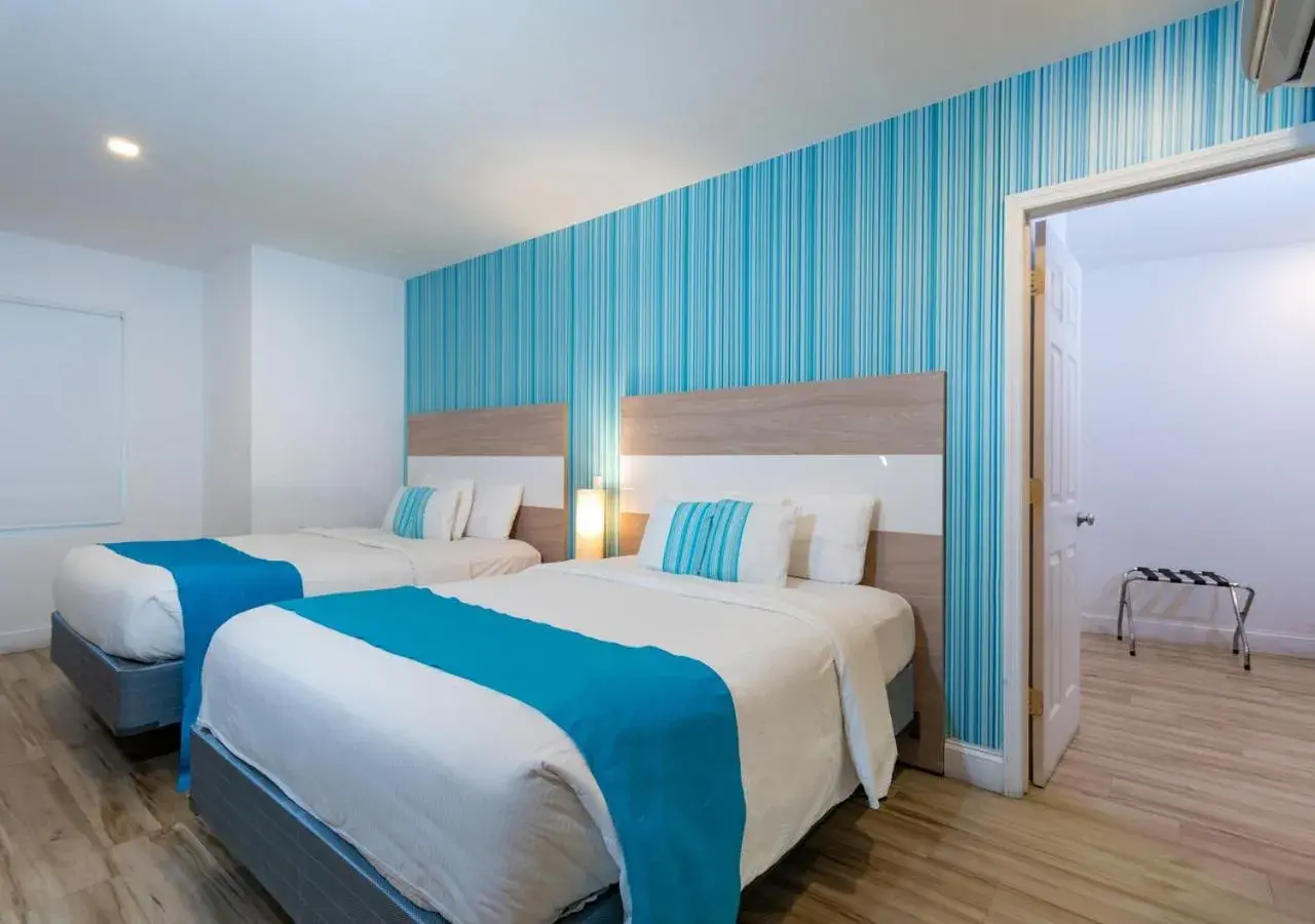 View (from property/room), Bed in Aqualina Inn View (from property/room), Bed in Aqualina Inn