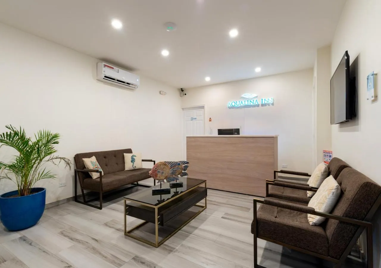 Seating area in Aqualina Inn